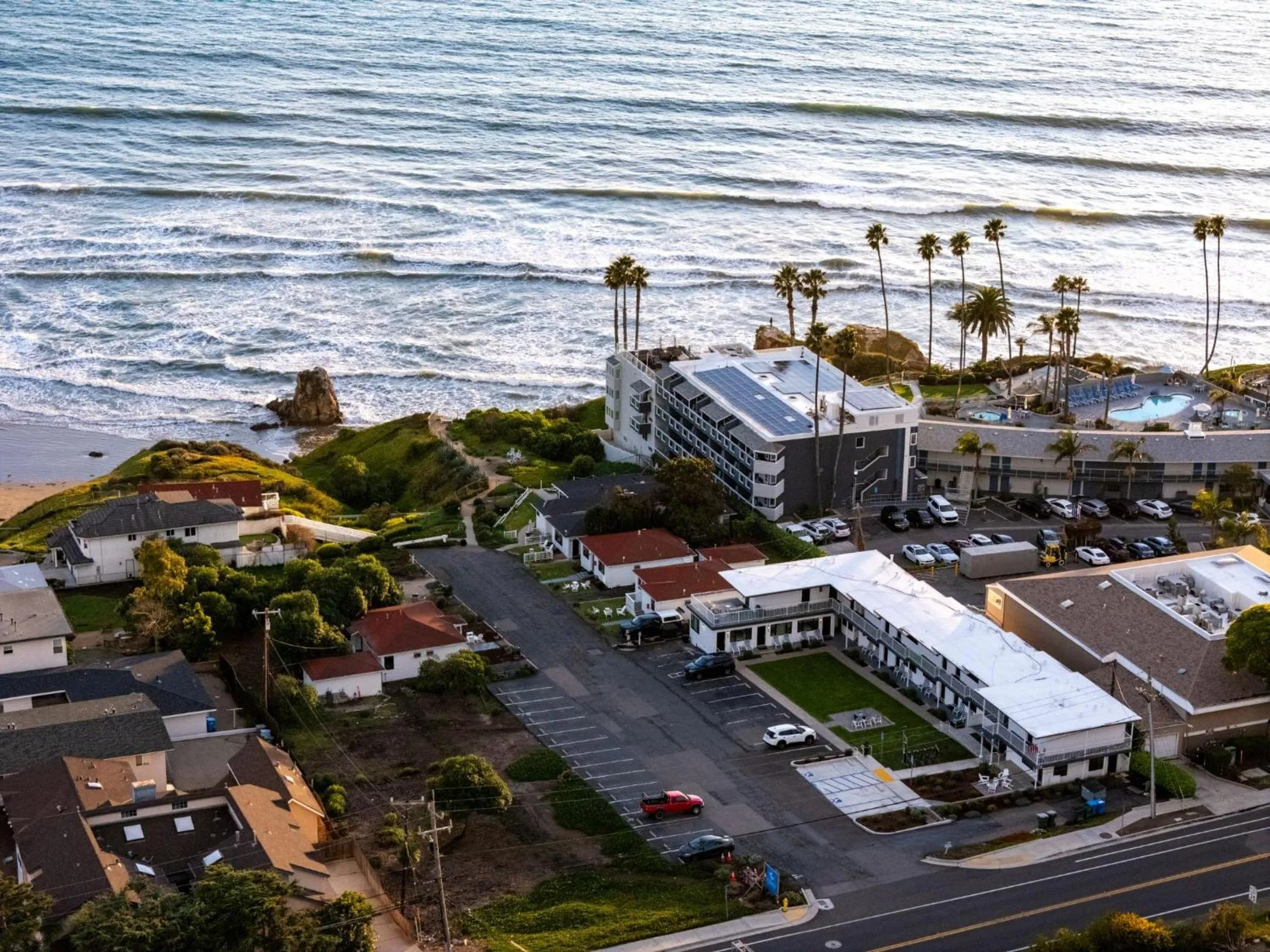 Property building in Tides Oceanview Inn and Cottages
