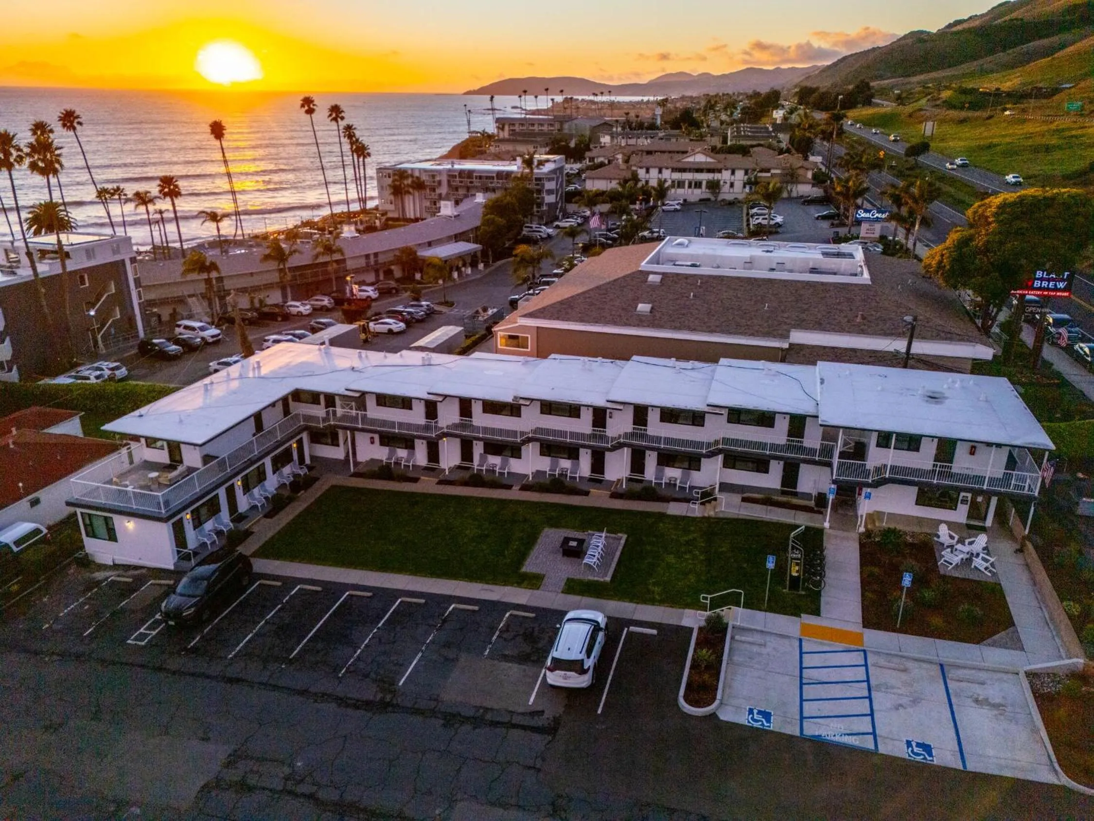 Sea view in Tides Oceanview Inn and Cottages