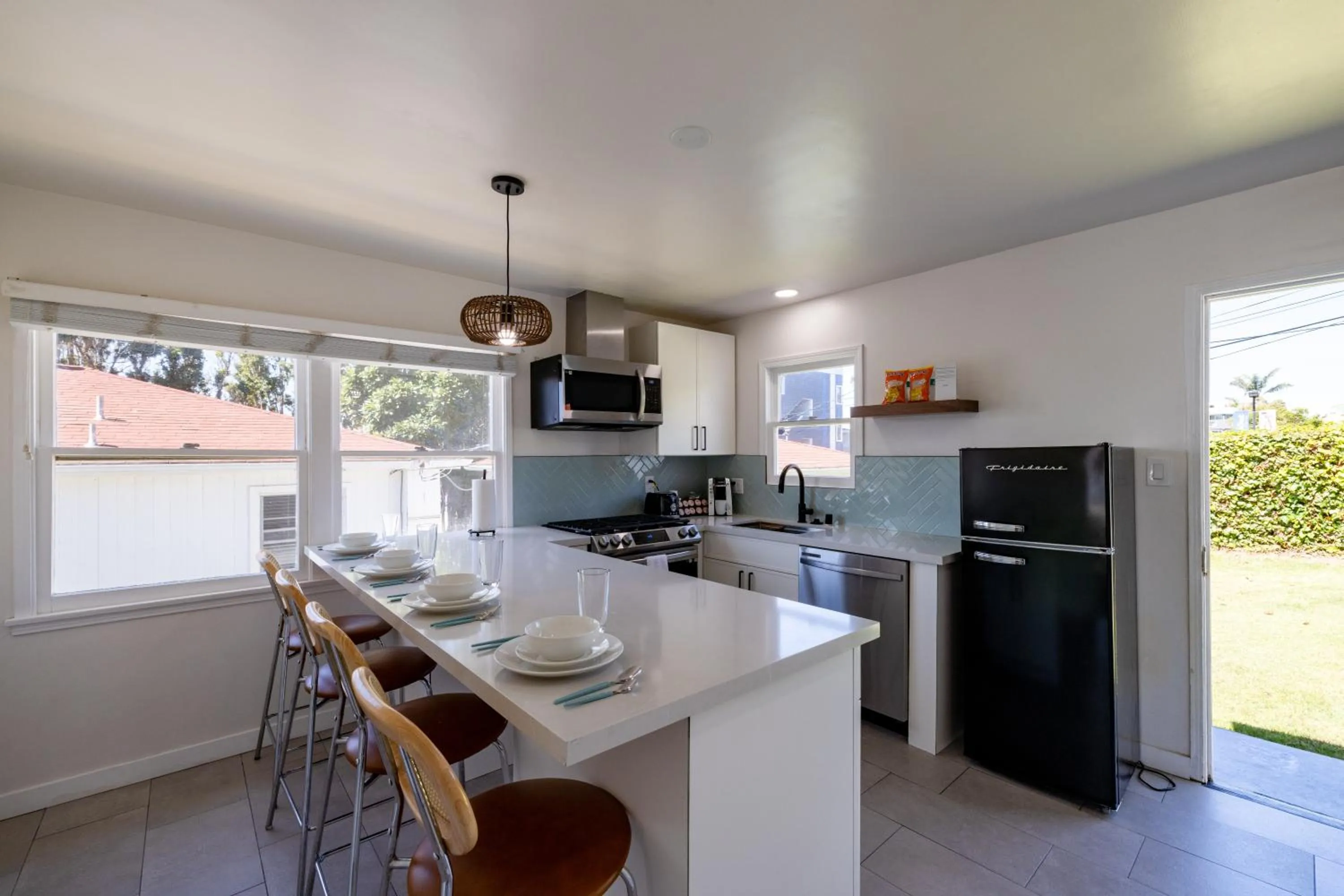 Kitchen or kitchenette in Tides Oceanview Inn and Cottages