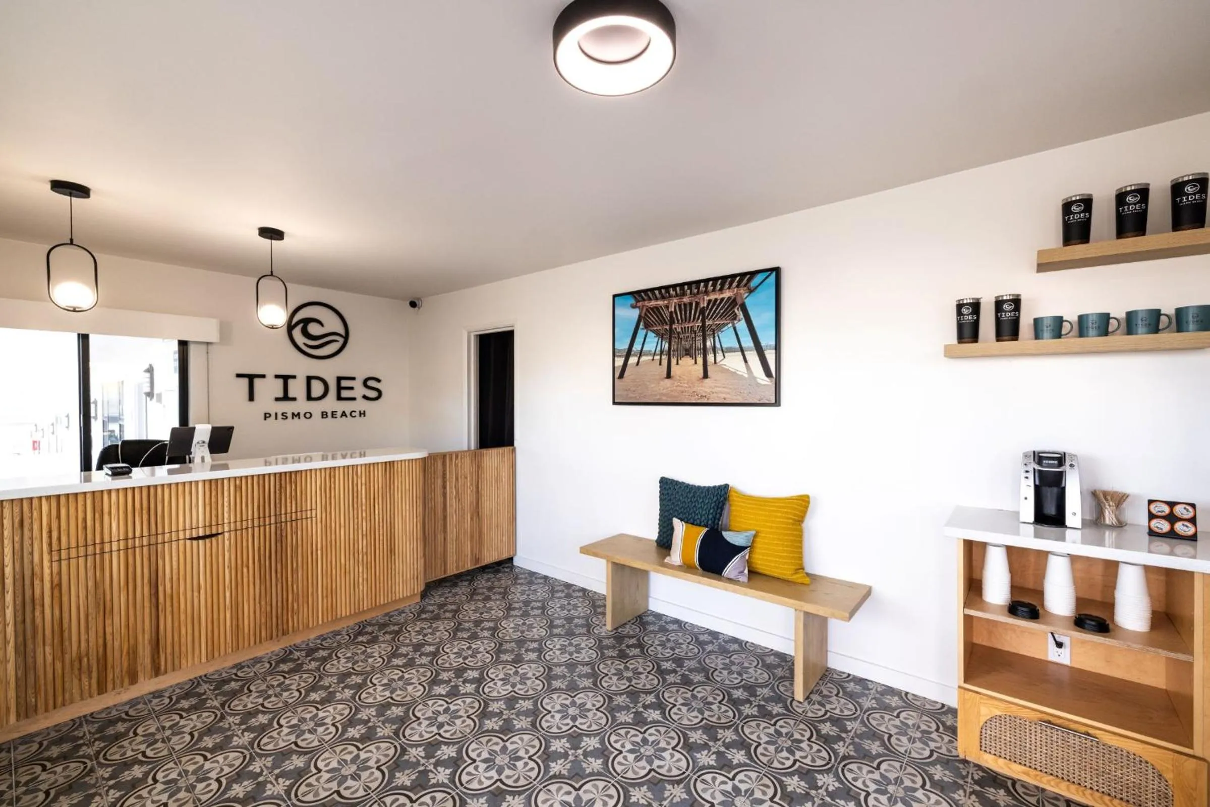 Lobby or reception in Tides Oceanview Inn and Cottages