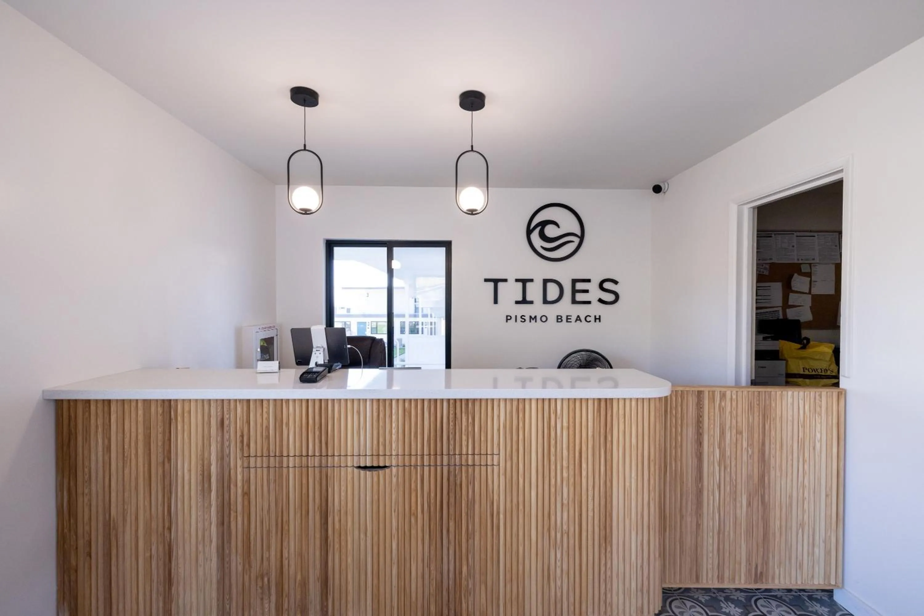 Lobby or reception in Tides Oceanview Inn and Cottages