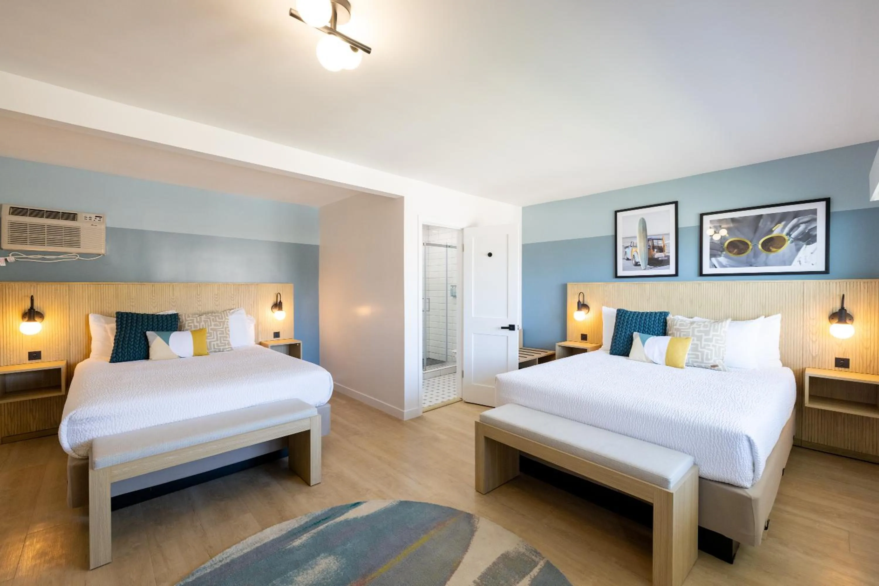 Bedroom, Bed in Tides Oceanview Inn and Cottages