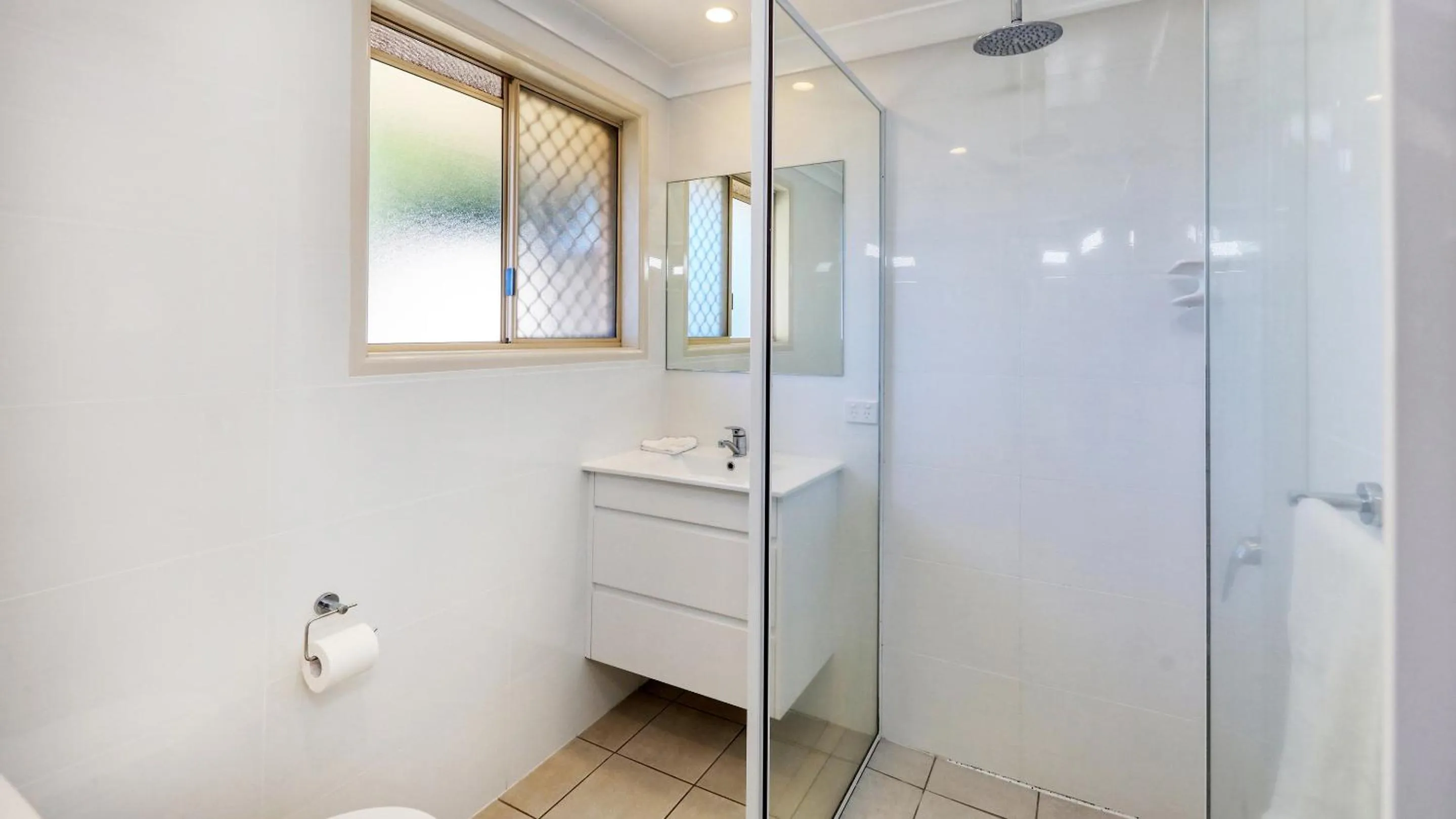 Shower in Apollo Lodge