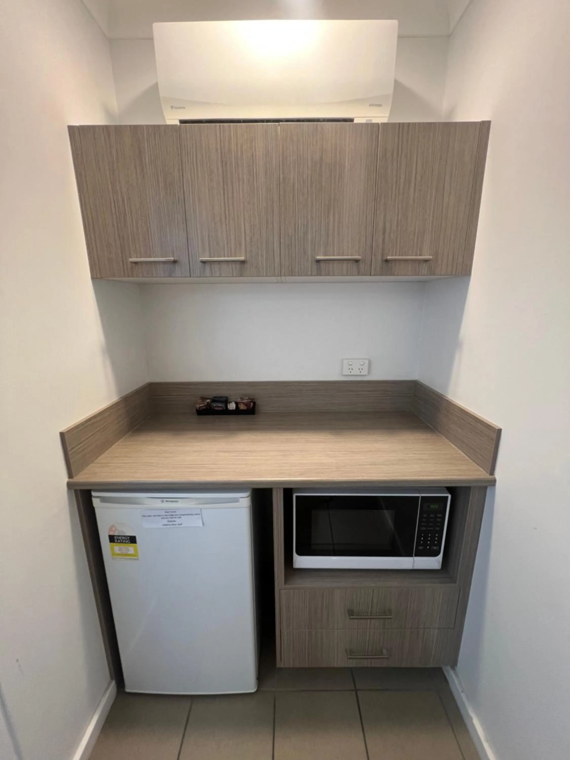 Coffee/tea facilities in Adelong Motel