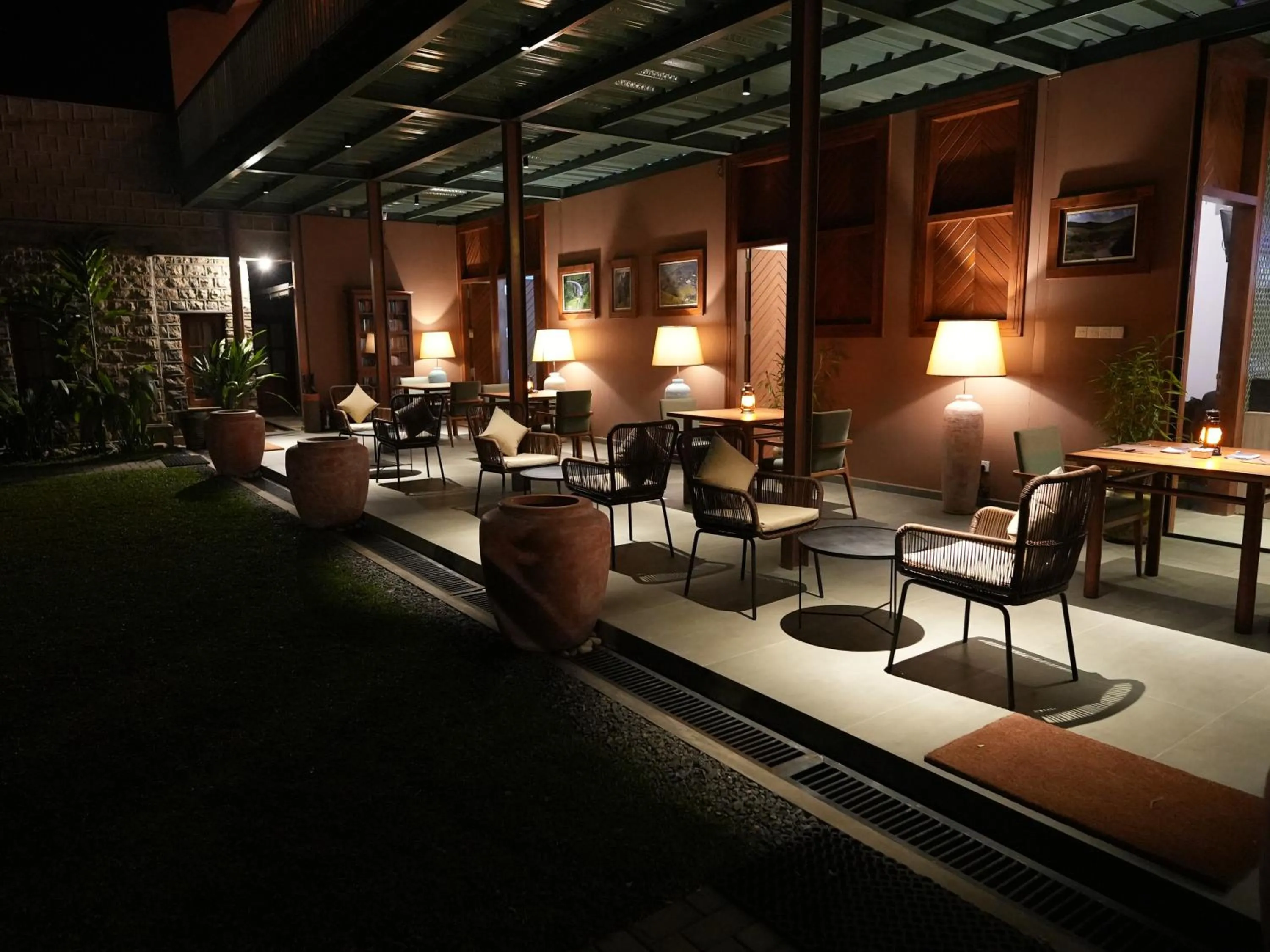 Restaurant/places to eat in Ella Planters Bungalow