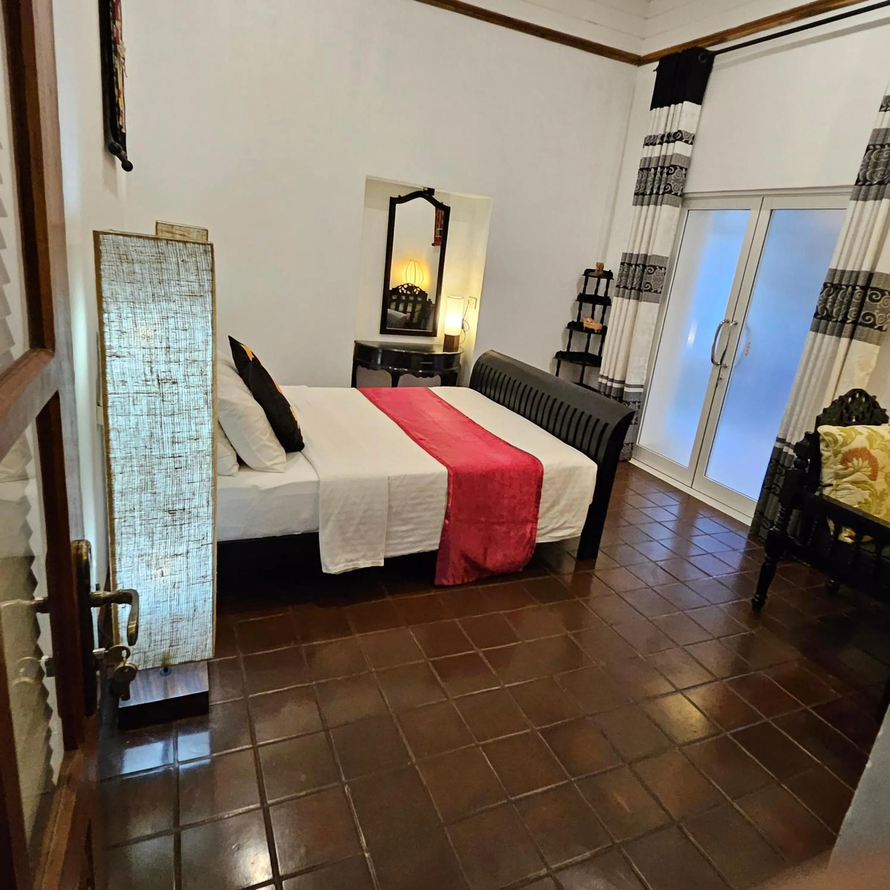 Bedroom, Bed in Ella Planters Bungalow