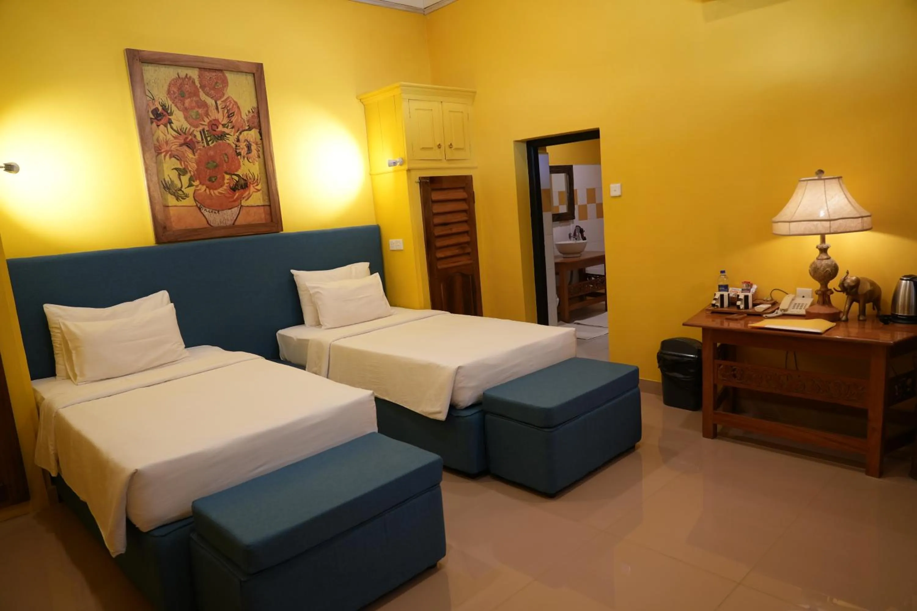 Bed in Ella Planters Bungalow