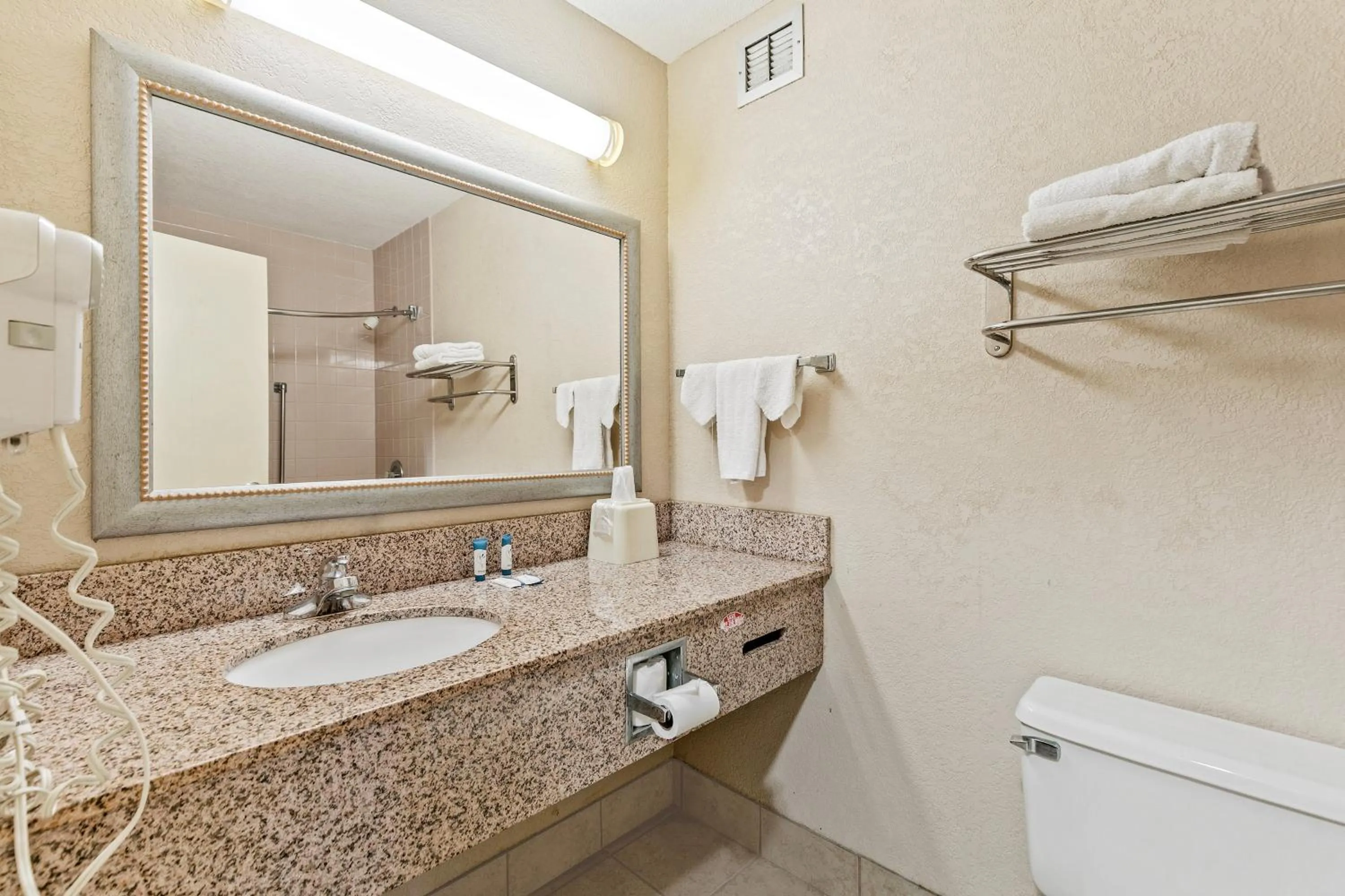 Bathroom in Moonlight Inn Hotel O Hattiesburg, MS