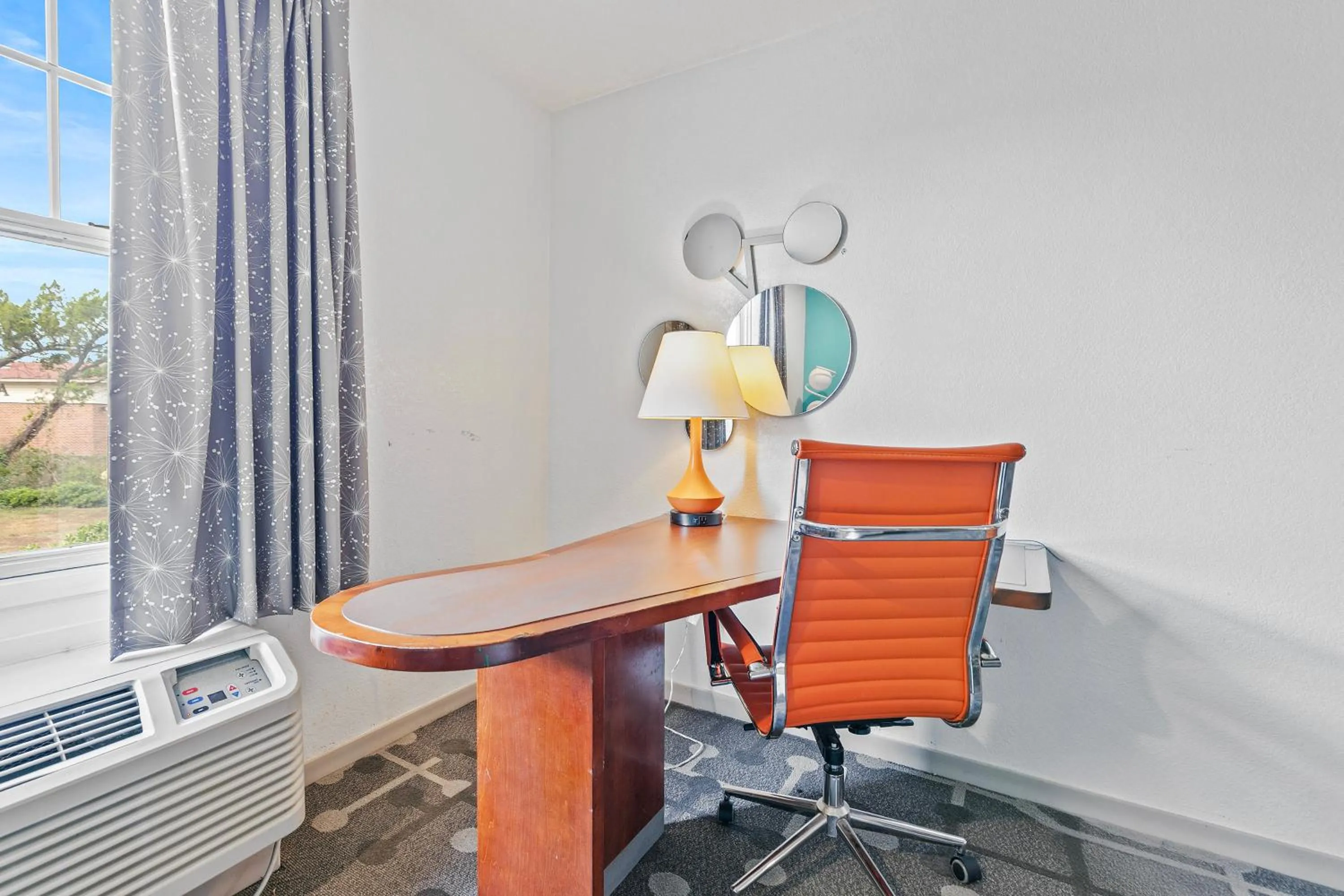 Bedroom in Moonlight Inn Hotel O Hattiesburg, MS