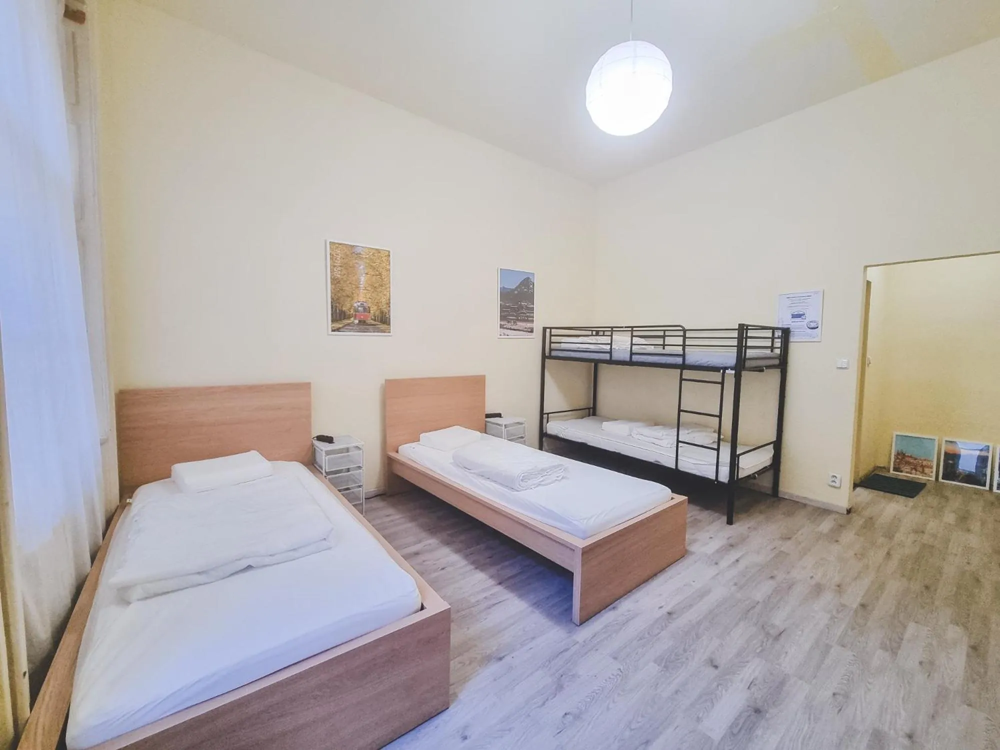 Double Room with Private Bathroom in Korea town