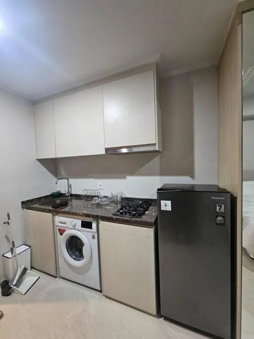 Green Sedayu Apartment Suite by Ellison