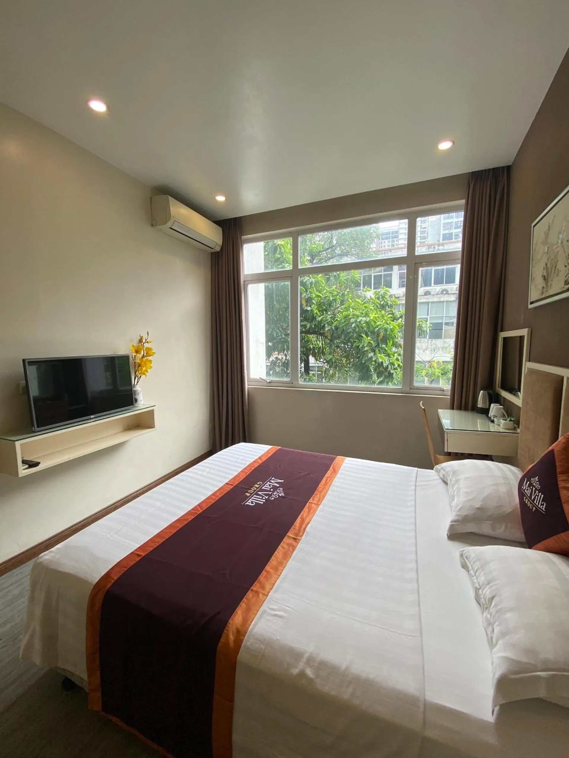 Communal lounge/ TV room in Mai Villa 8