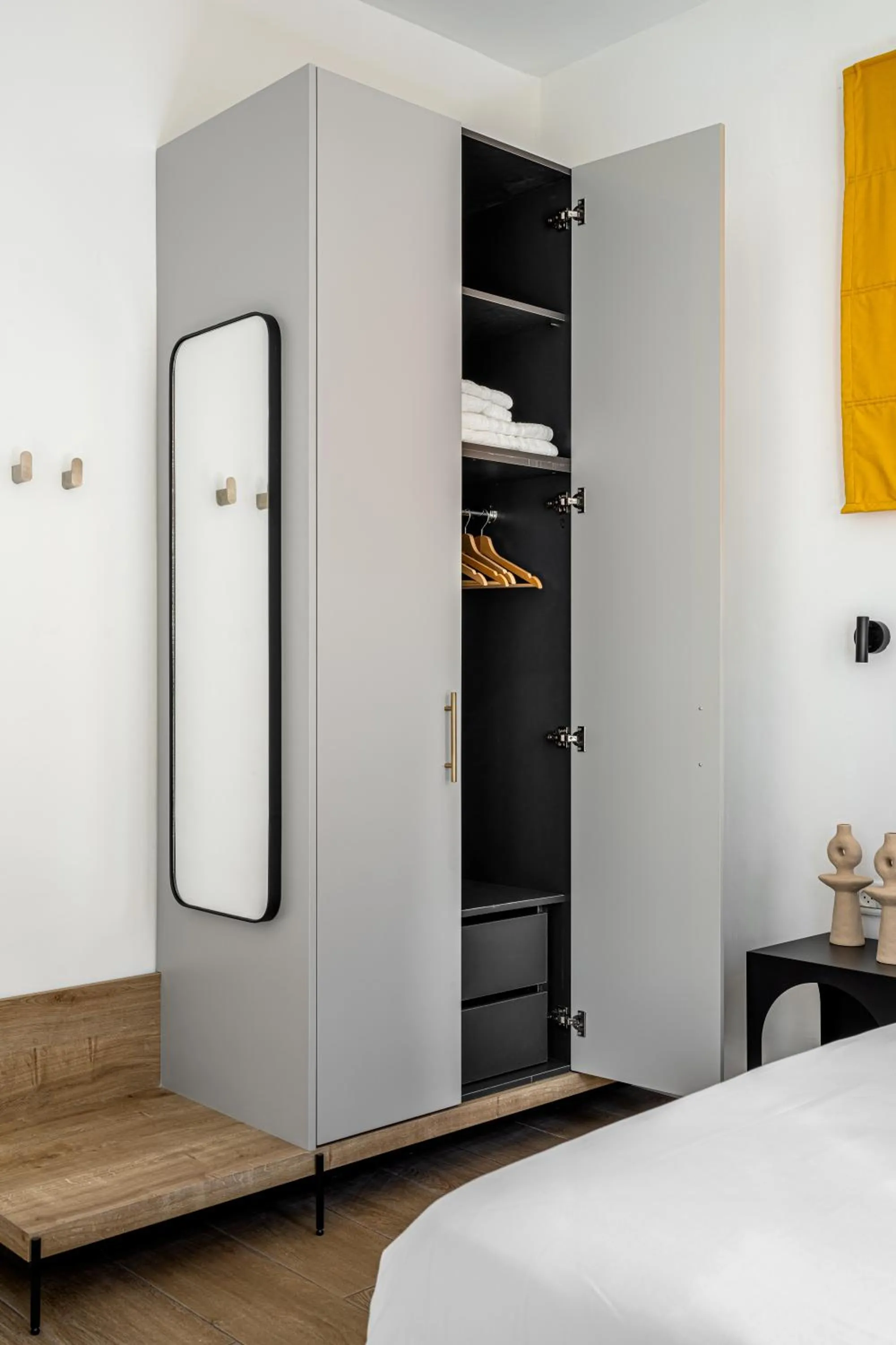 wardrobe, Bed in Mate Levinski - By HOMY