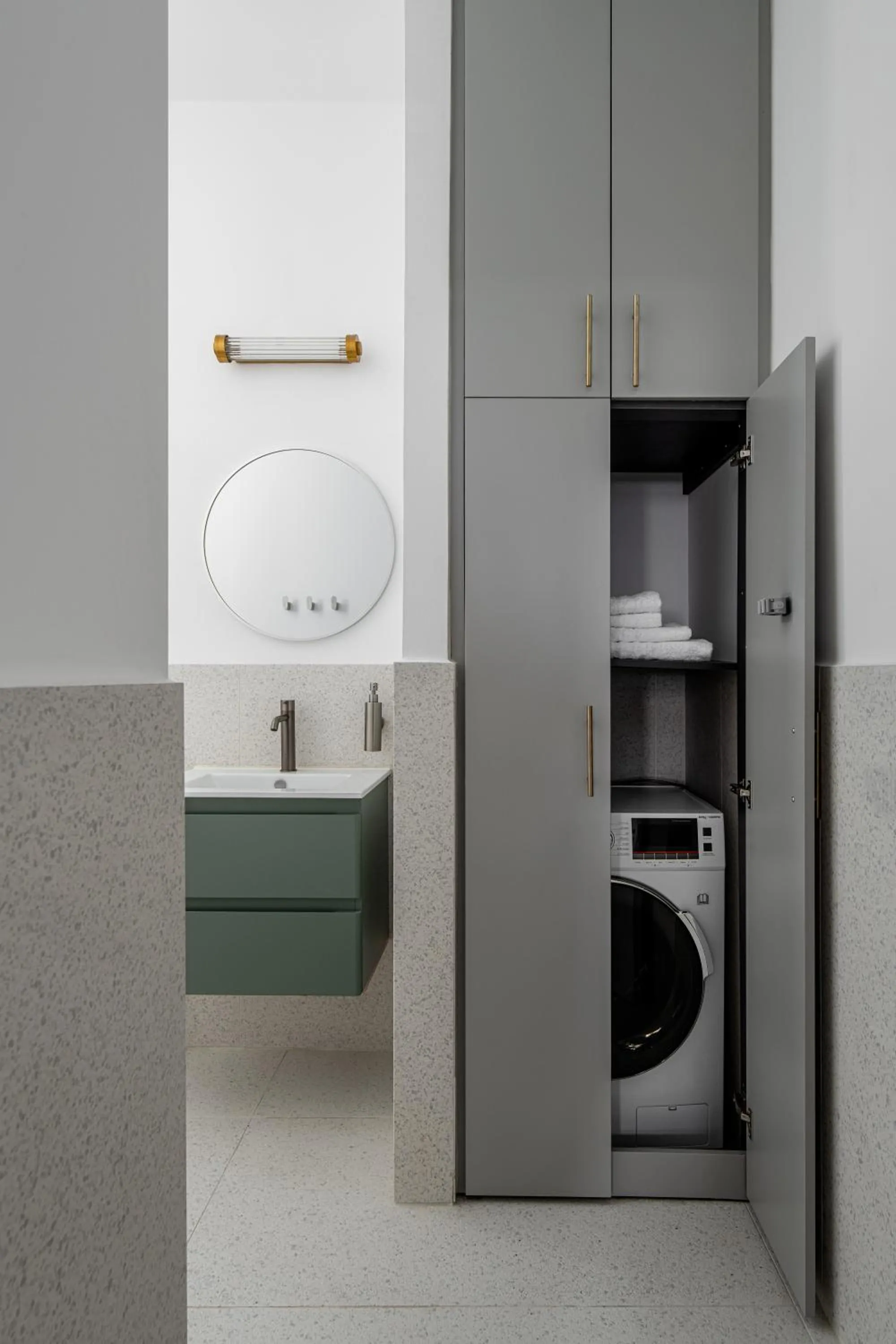 Bathroom in Mate Levinski - By HOMY