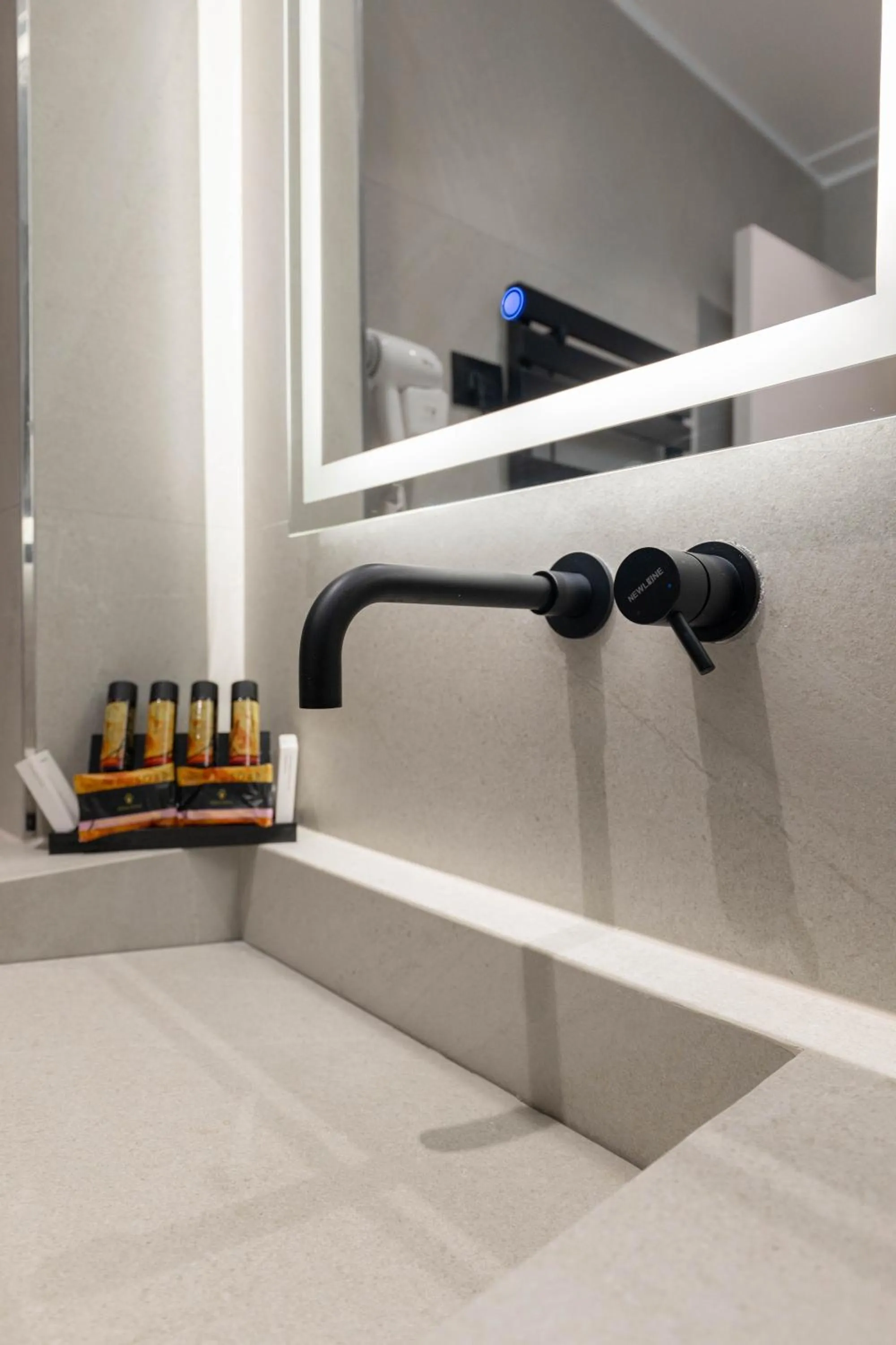 wardrobe in SASSO Hotel