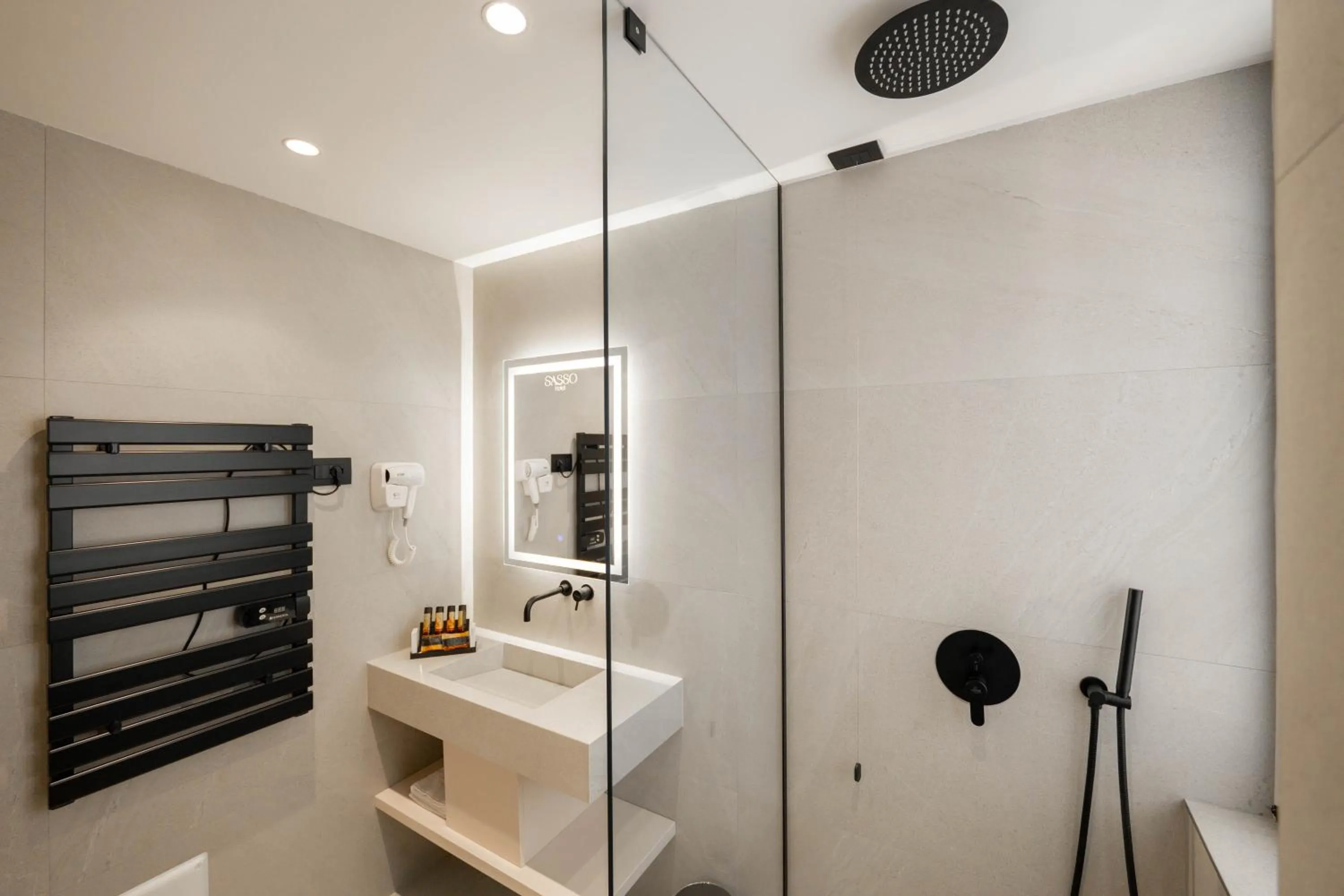 Shower in SASSO Hotel