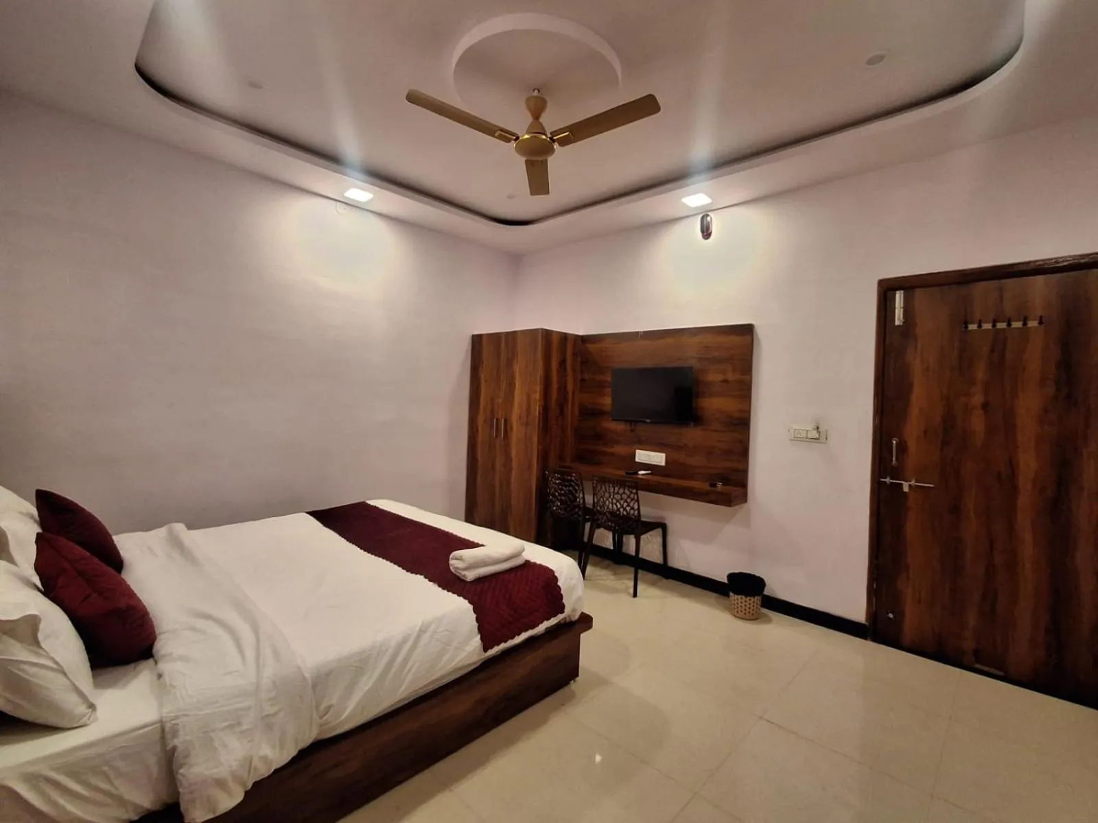 Bed in Braham Vatika Resort