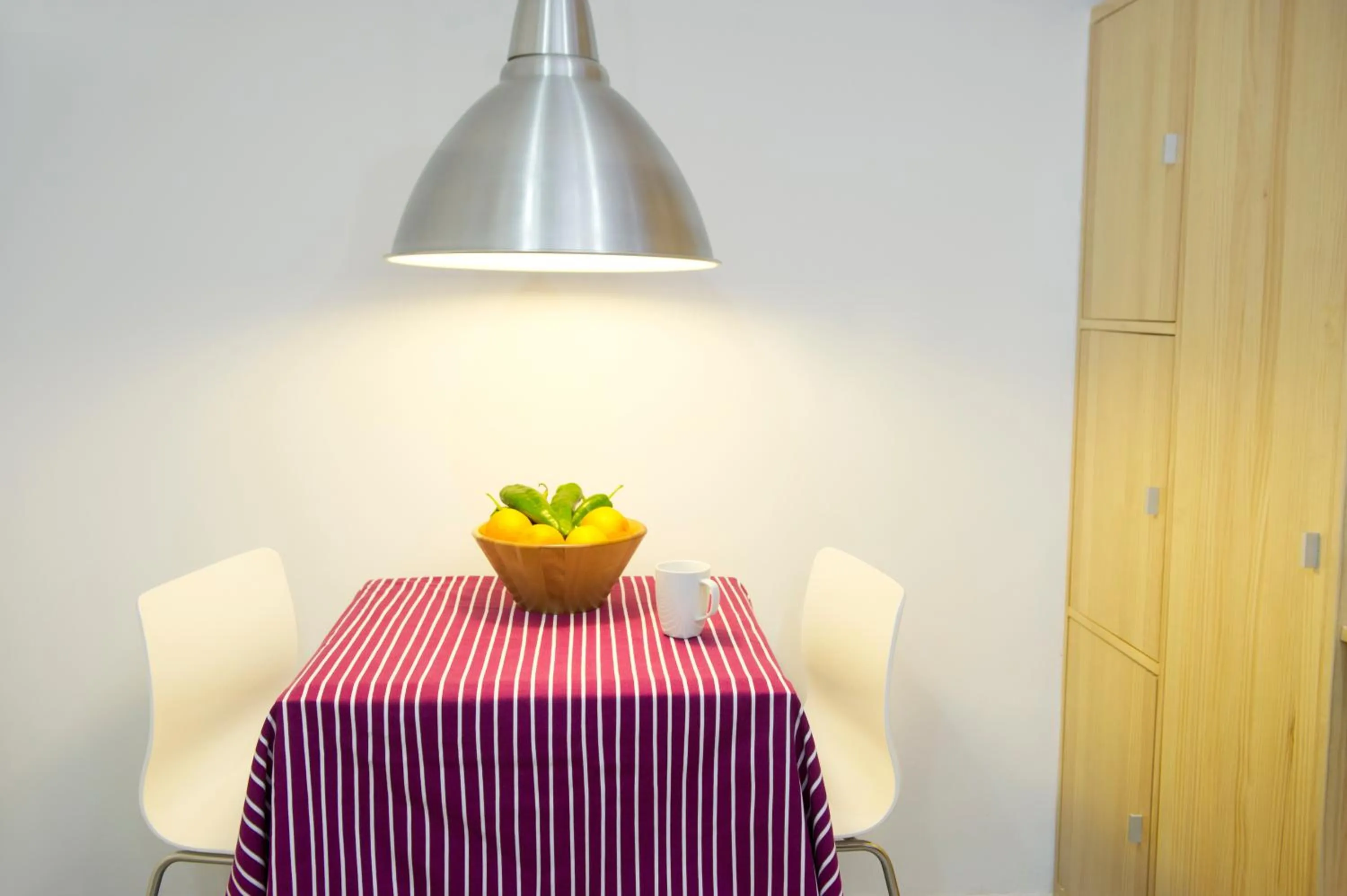 Dining area in Smart Suites Albaicin