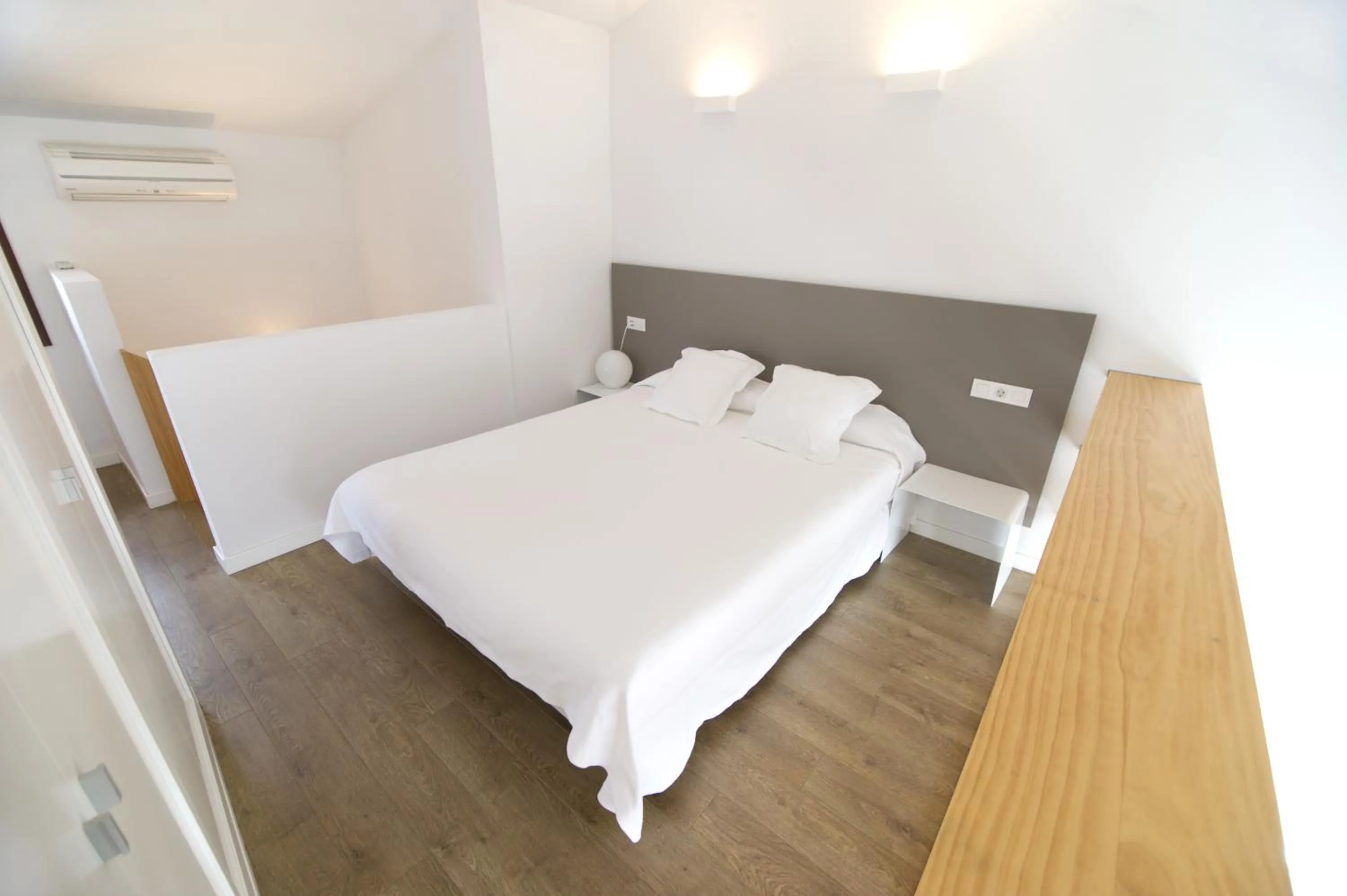 Bedroom, Bed in Smart Suites Albaicin