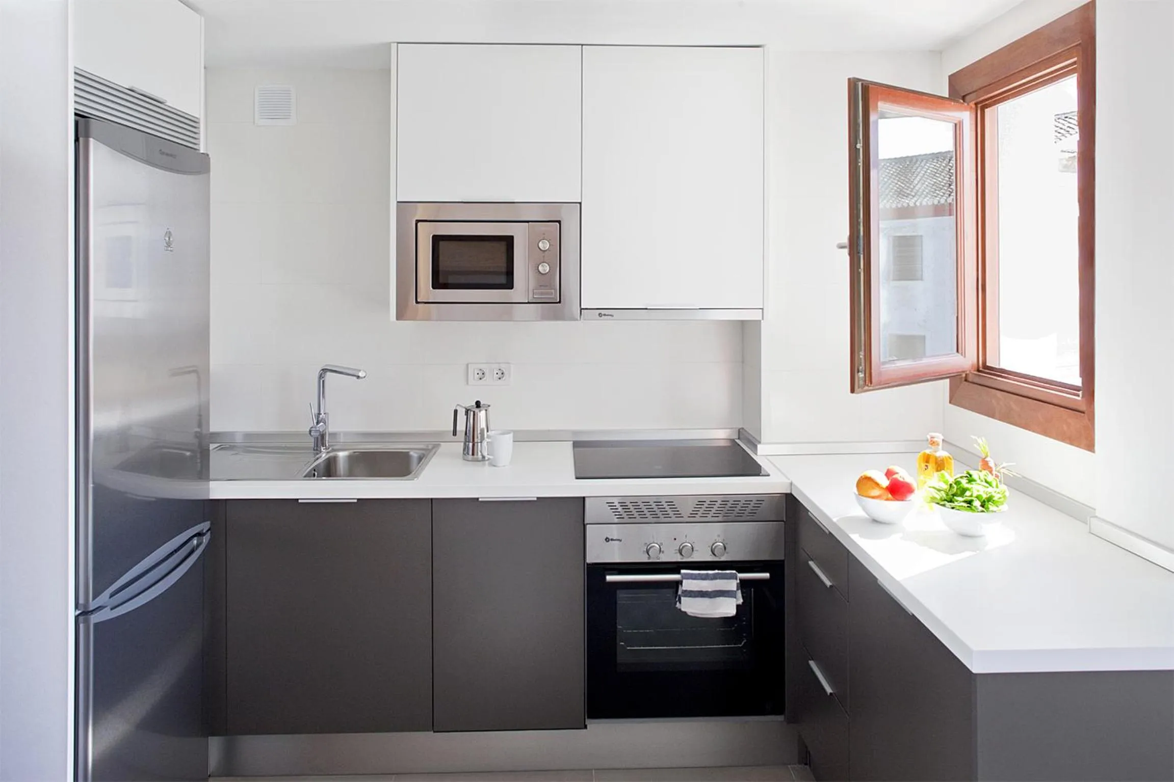 Kitchen or kitchenette in Smart Suites Albaicin