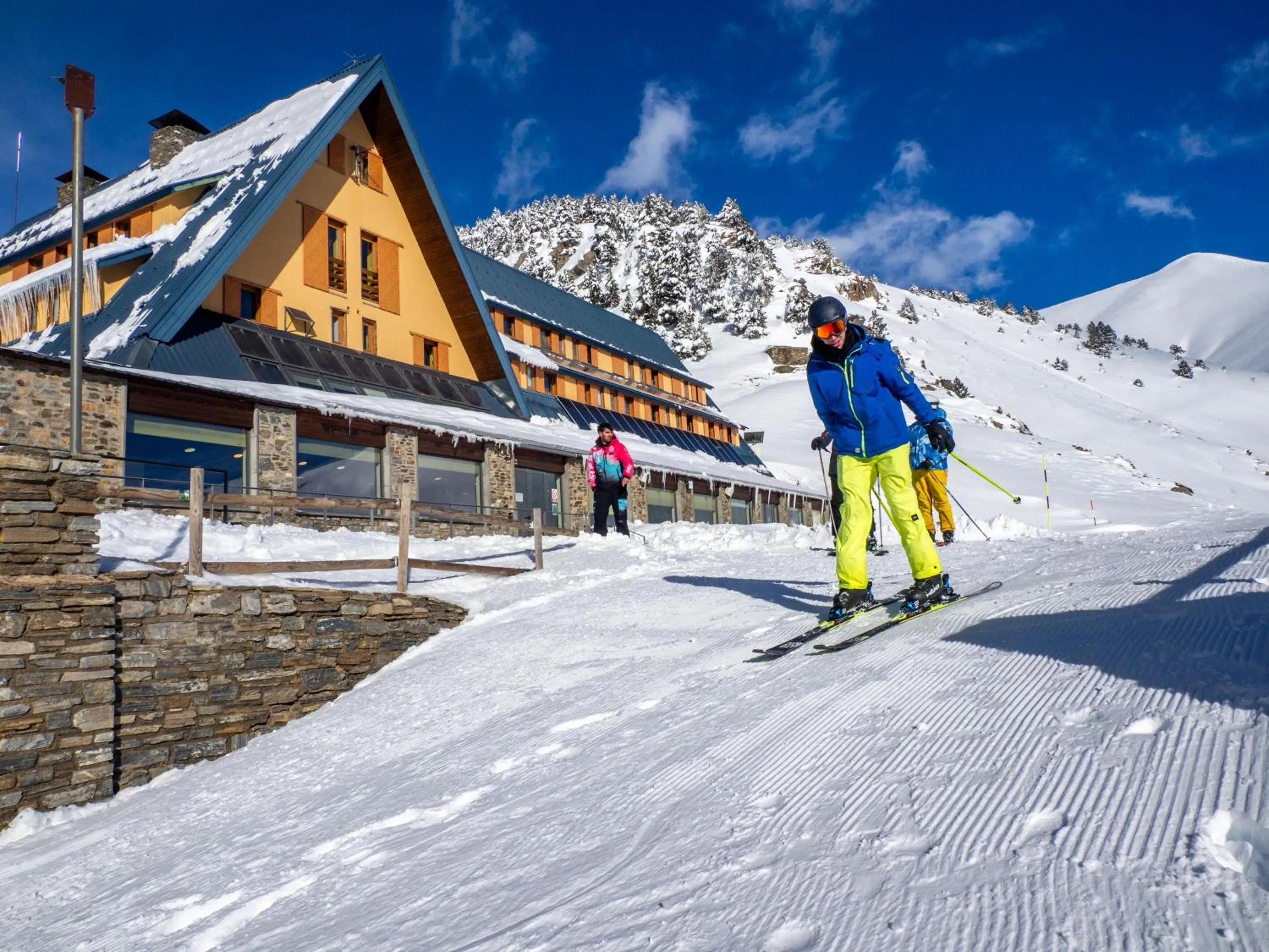 Ski School in Alberg Núria Xanascat