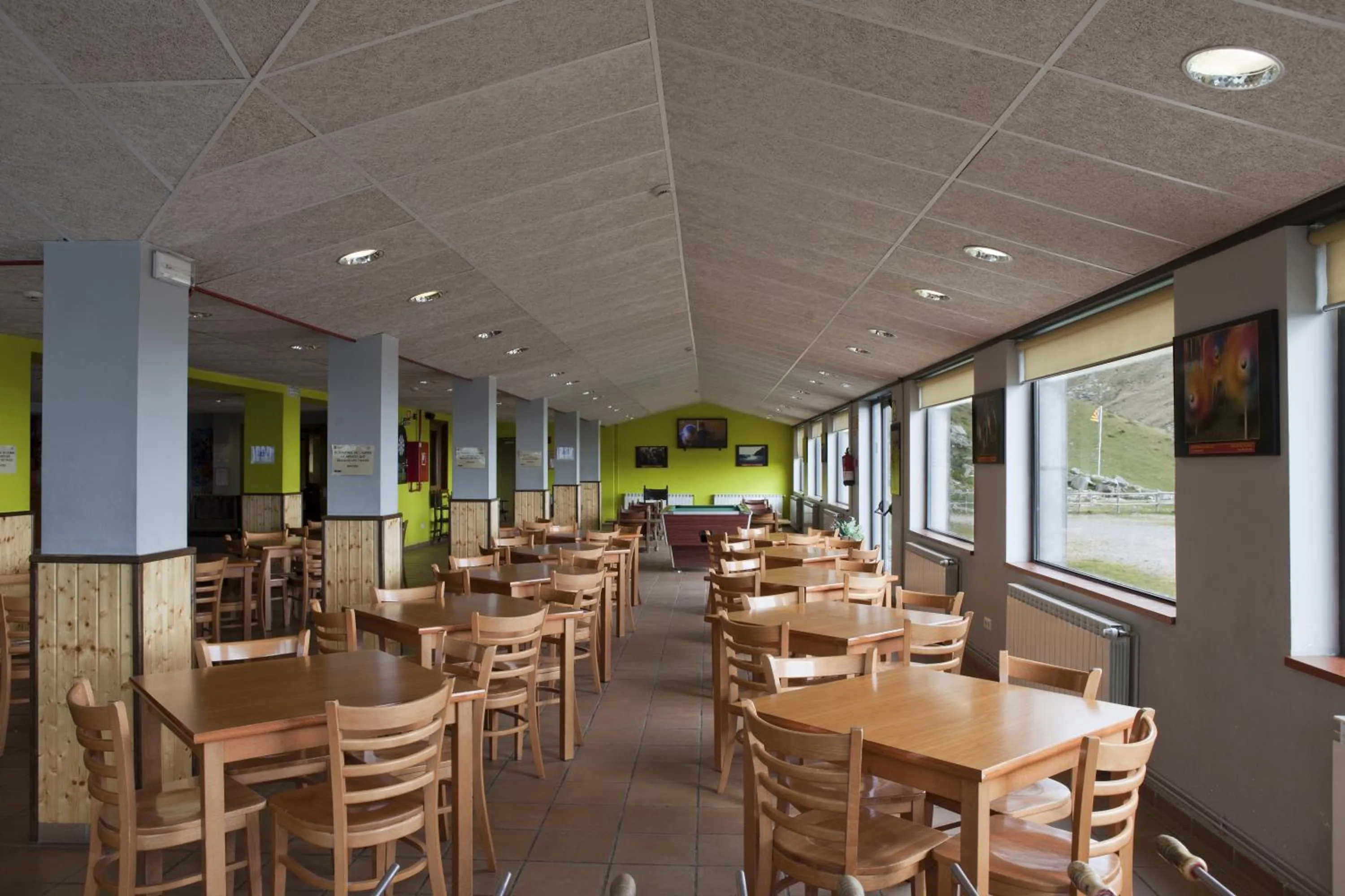 Lounge or bar in Alberg Núria Xanascat