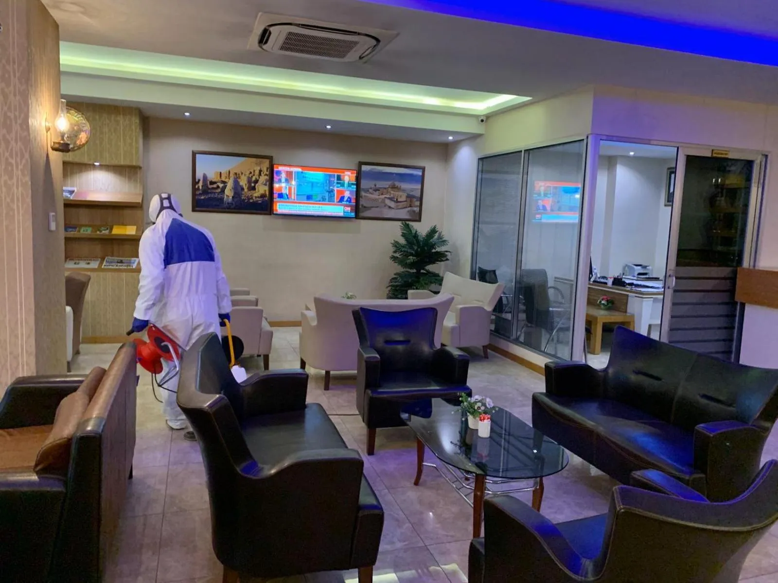 Lobby or reception in Adana Yukselhan Hotel