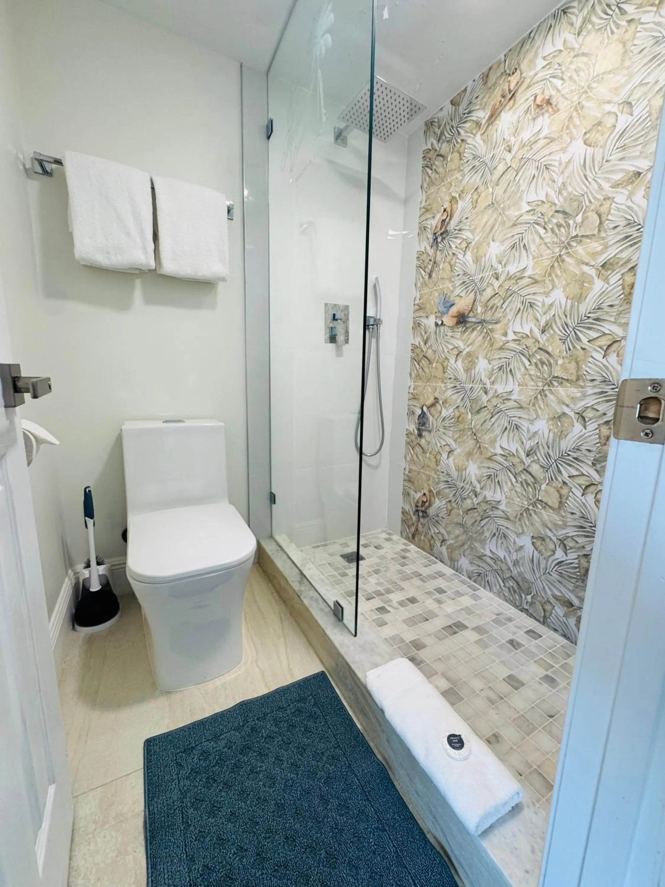 Bathroom in Melbourne Beach Resort & Surf Club