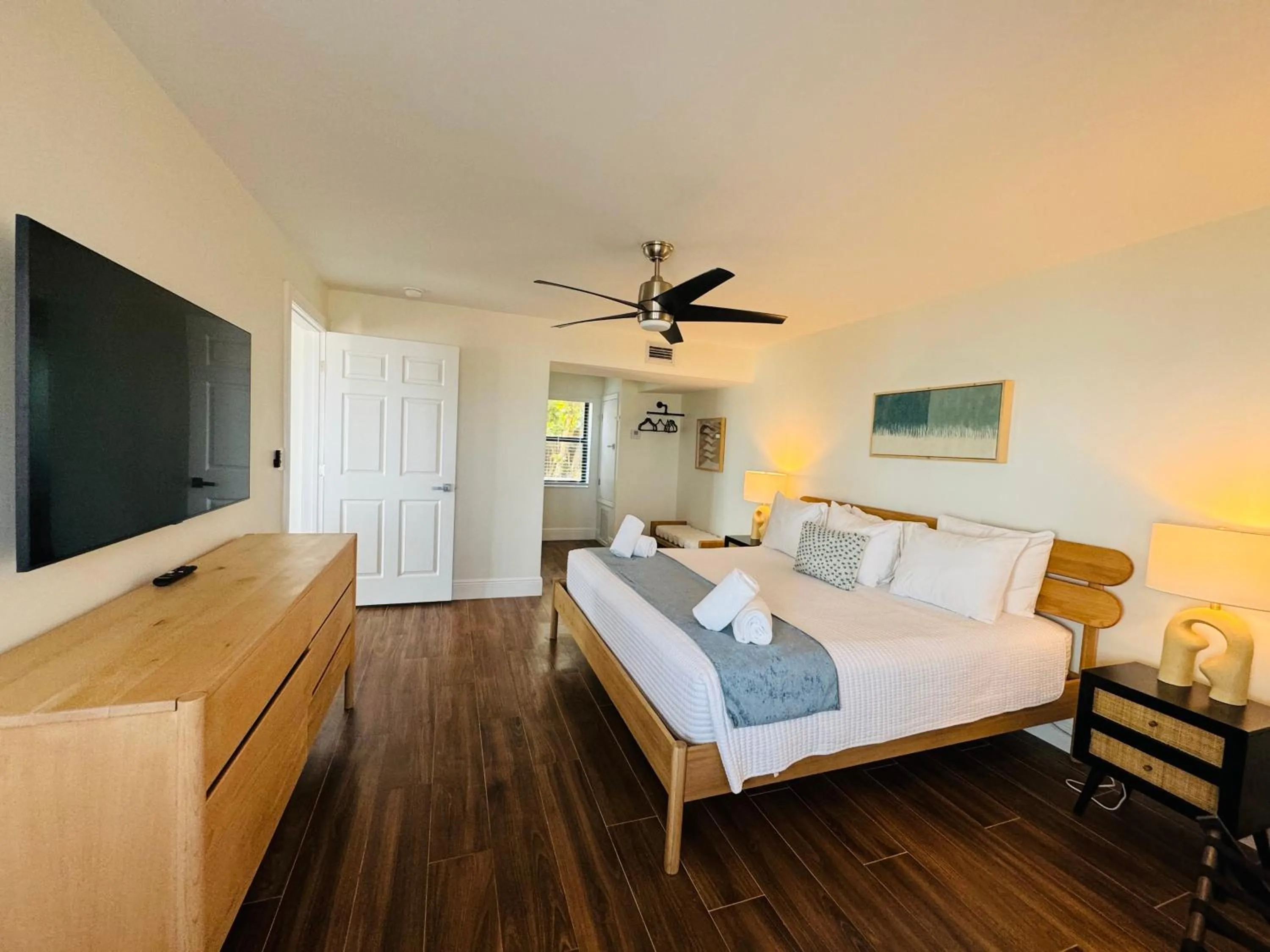 Bedroom, Bed in Melbourne Beach Resort & Surf Club