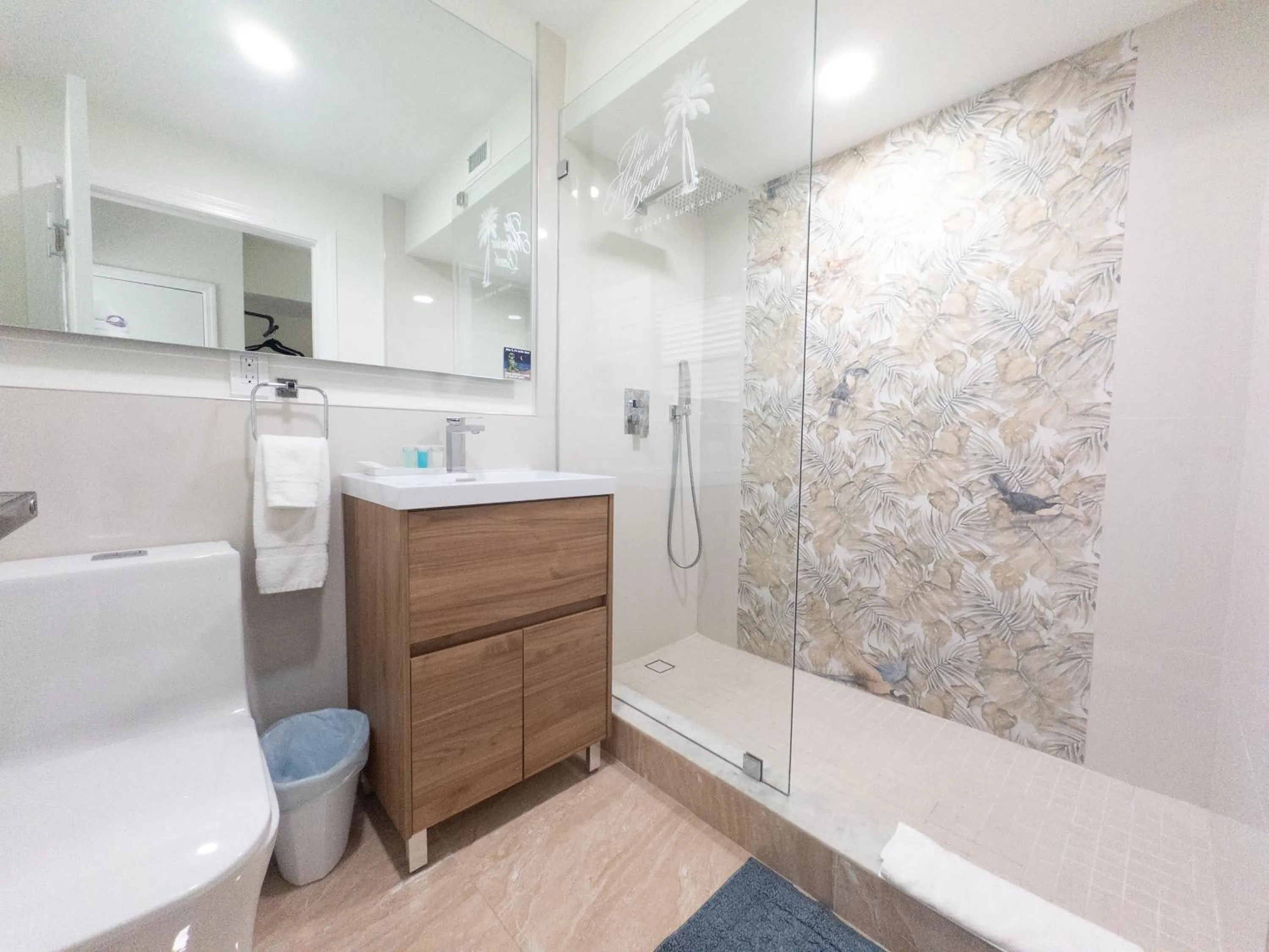 Bathroom in Melbourne Beach Resort & Surf Club