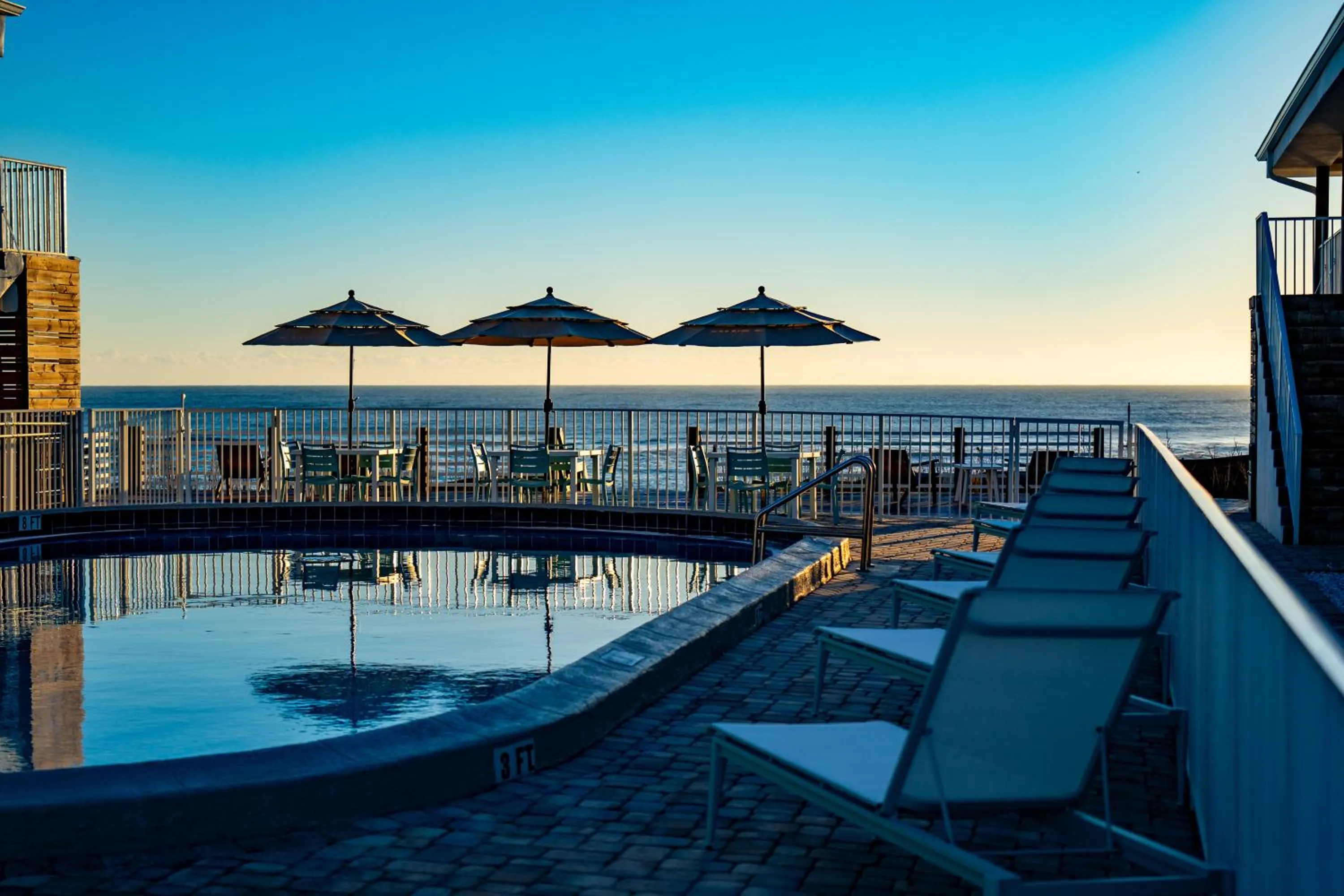 Property building in Melbourne Beach Resort & Surf Club