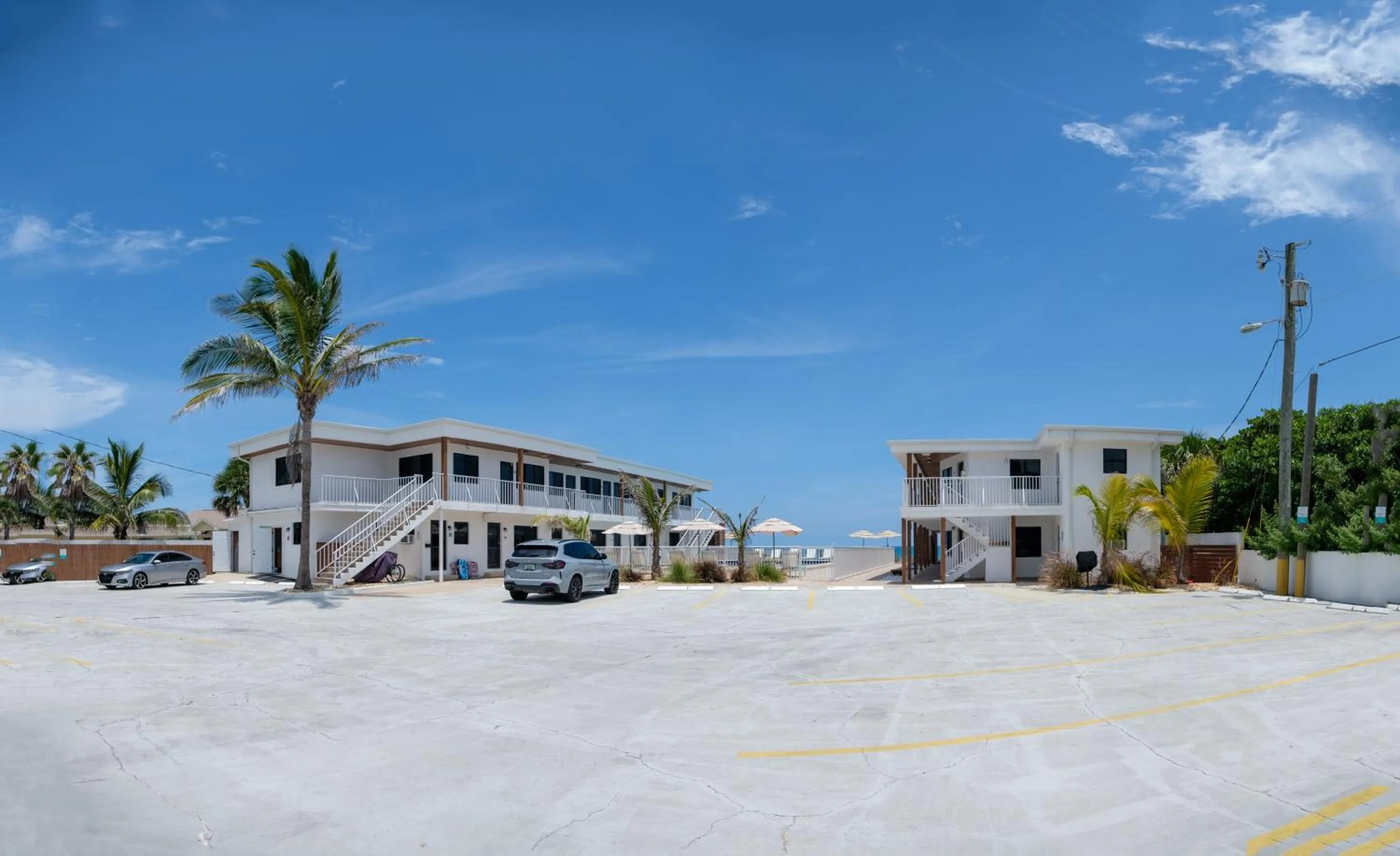 Property building in Melbourne Beach Resort & Surf Club