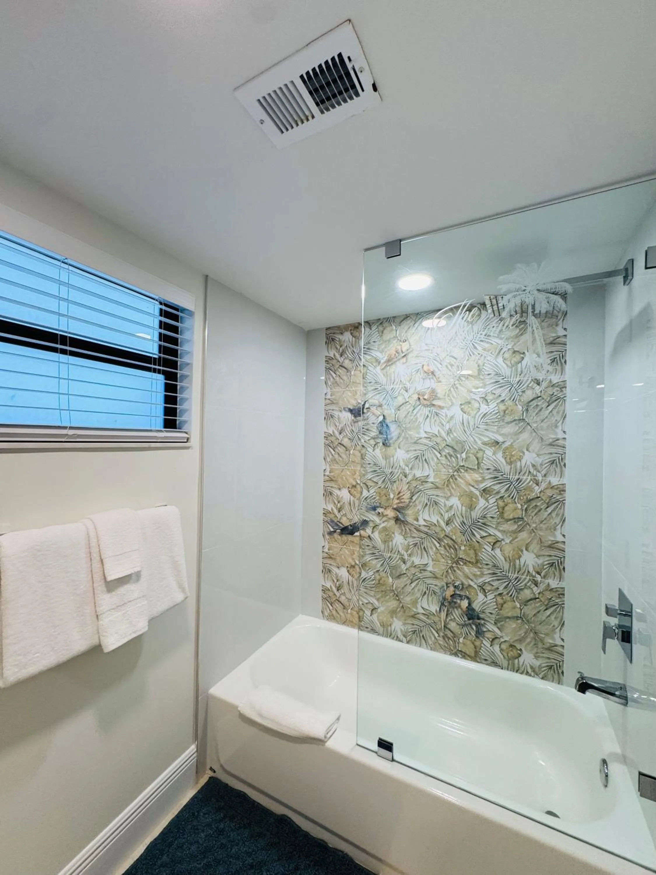 Bathroom in Melbourne Beach Resort & Surf Club