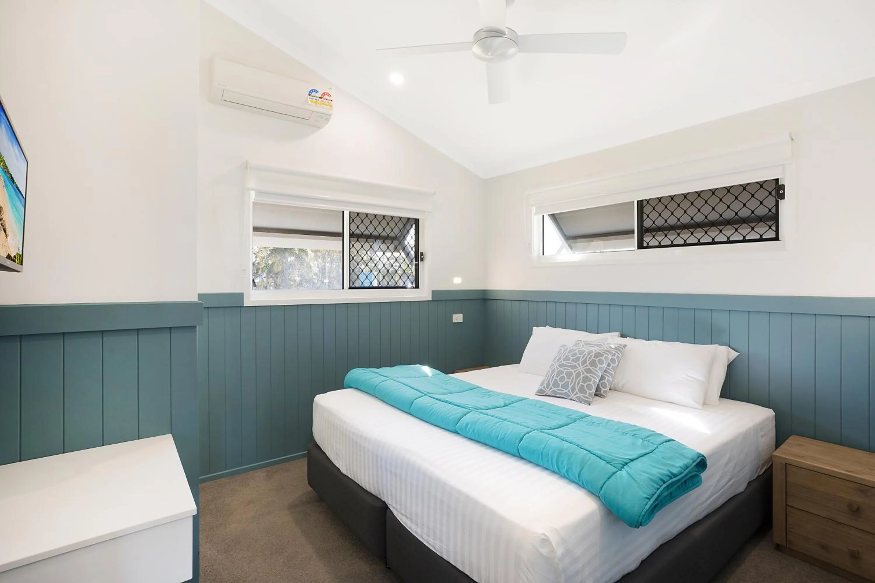 Bedroom, Bed in NRMA Merimbula Beach Holiday Resort