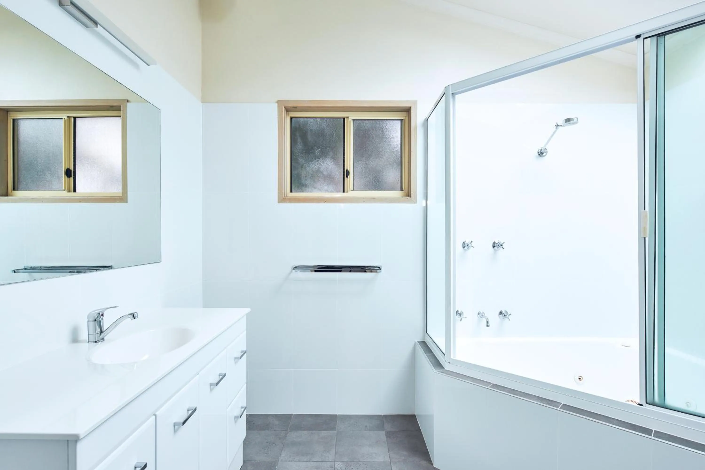 Bathroom in NRMA Merimbula Beach Holiday Resort