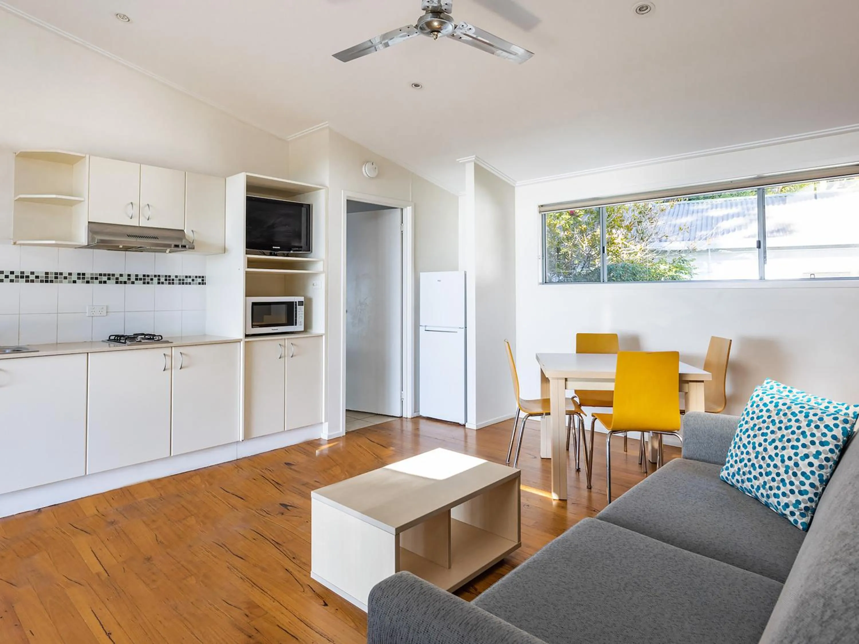 Kitchen or kitchenette in NRMA Murramarang Beachfront Holiday Resort