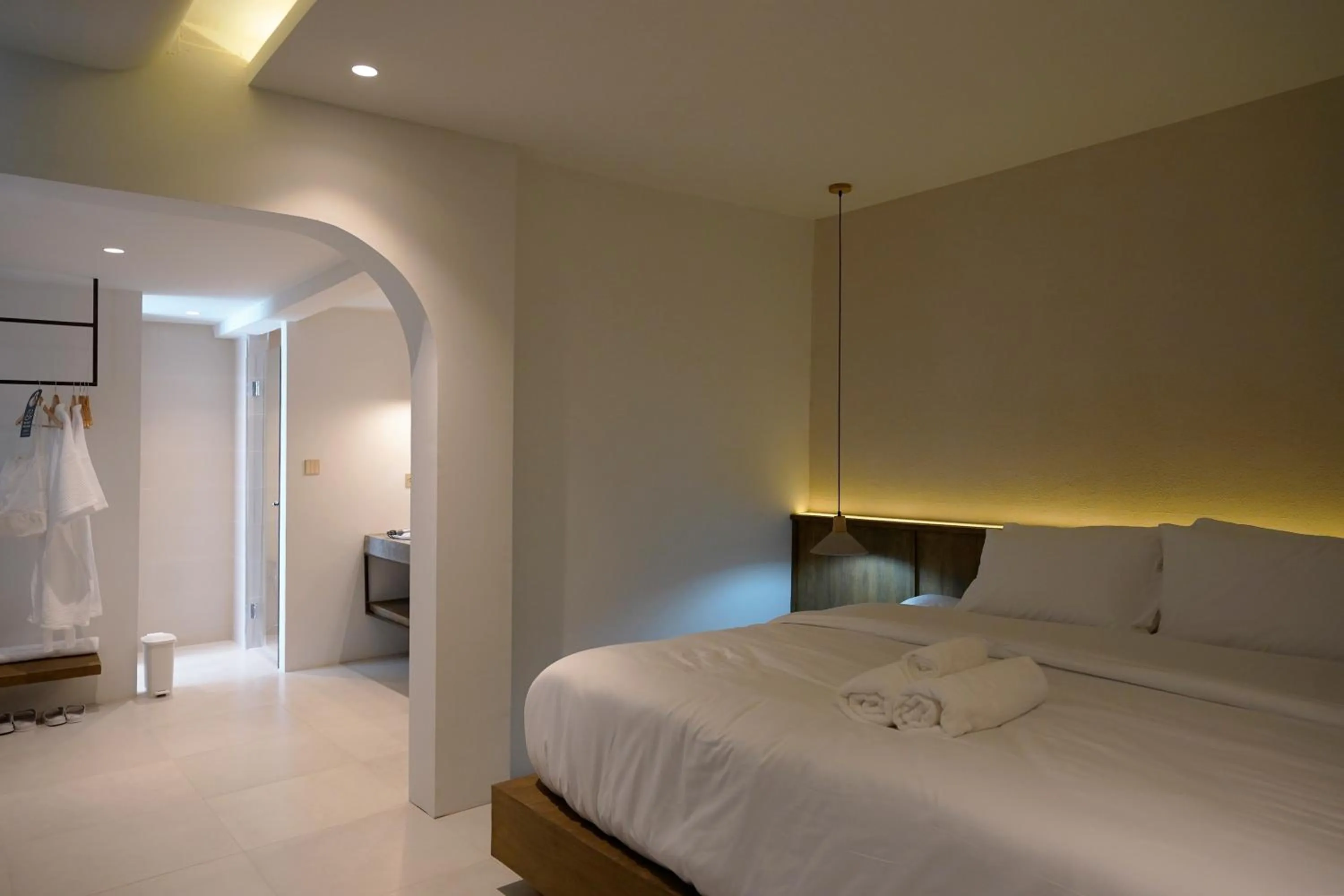 Photo of the whole room, Bed in Pichcha Kohlarn