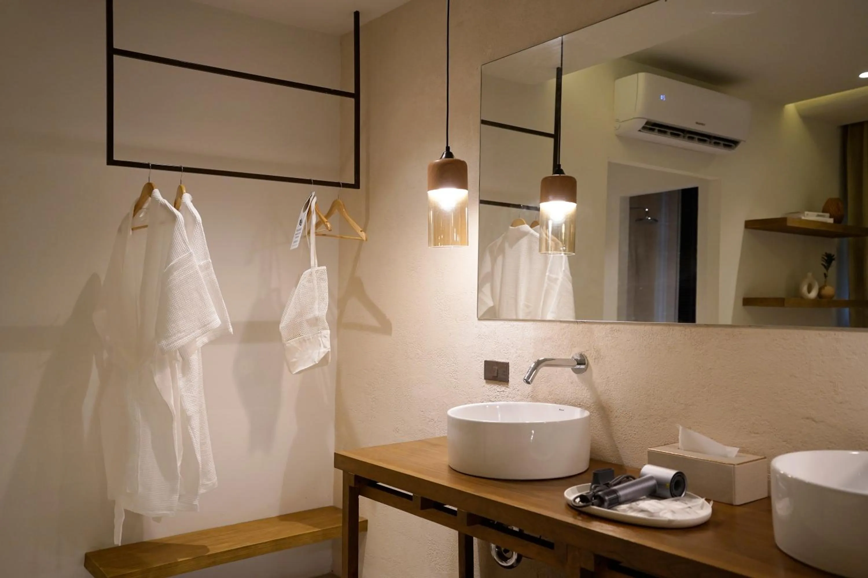 Photo of the whole room in Pichcha Kohlarn