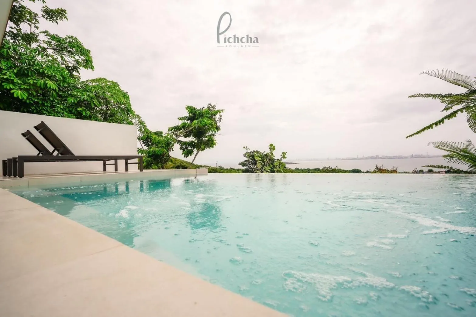 Swimming pool in Pichcha Kohlarn