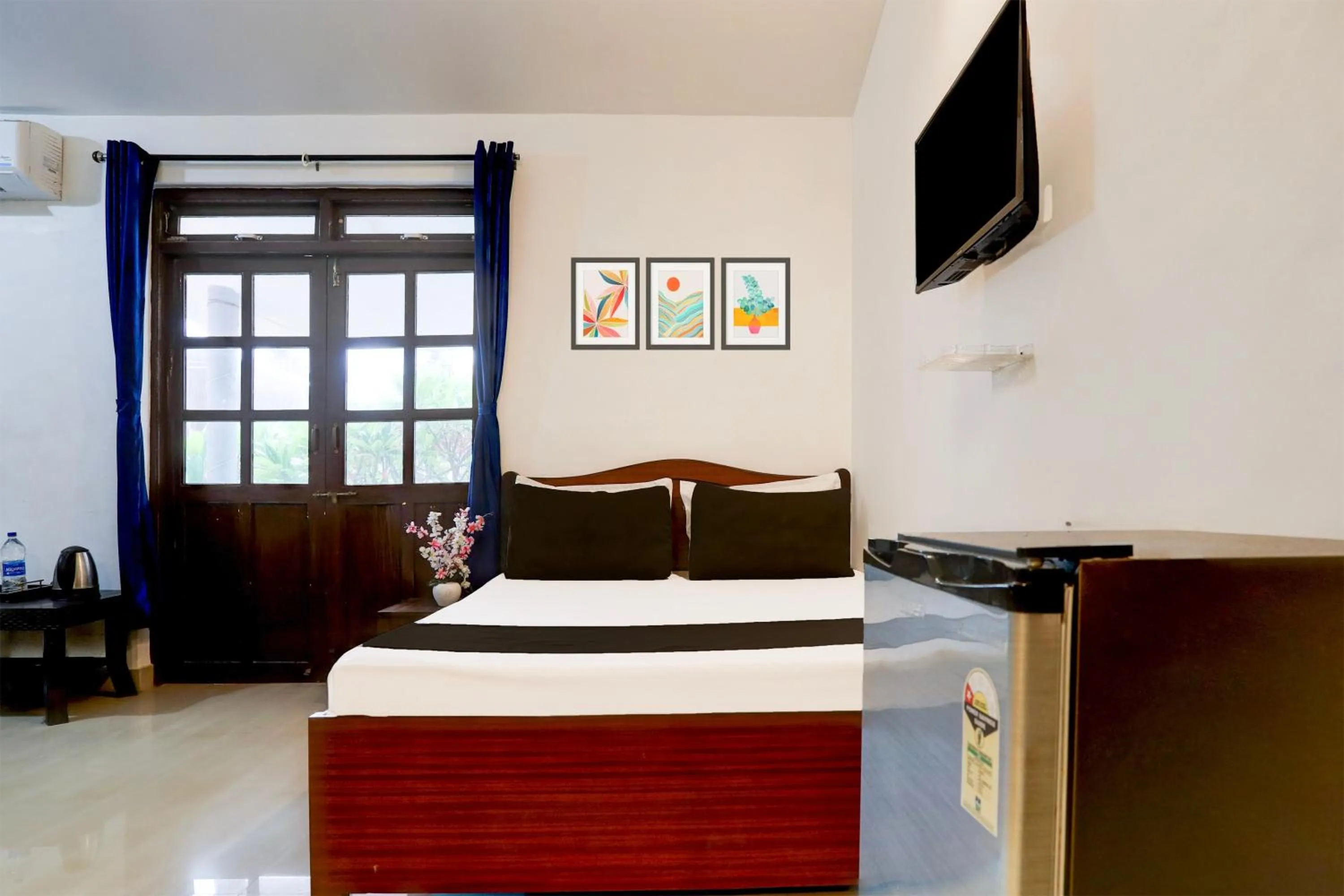 Bedroom, Bed in Hotel O Crystal Beach