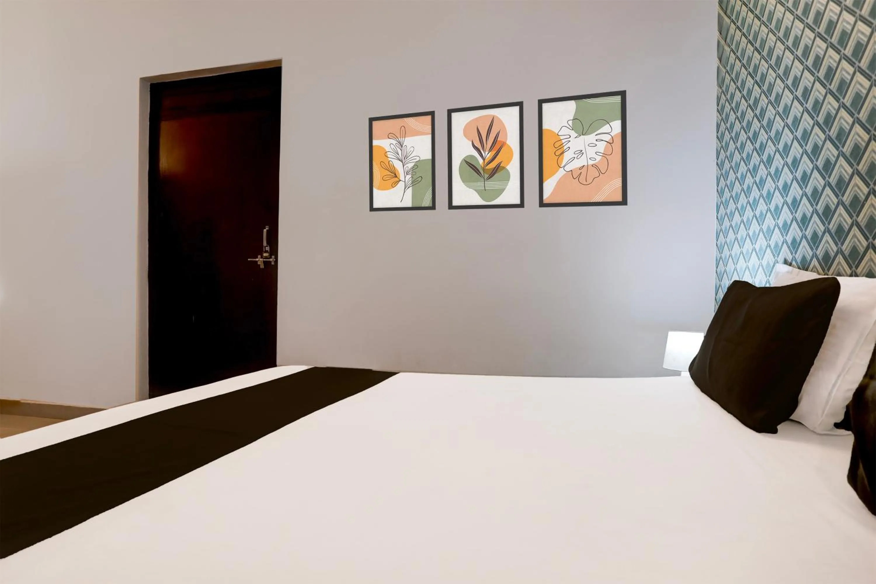 Bedroom, Bed in Hotel O Crystal Beach