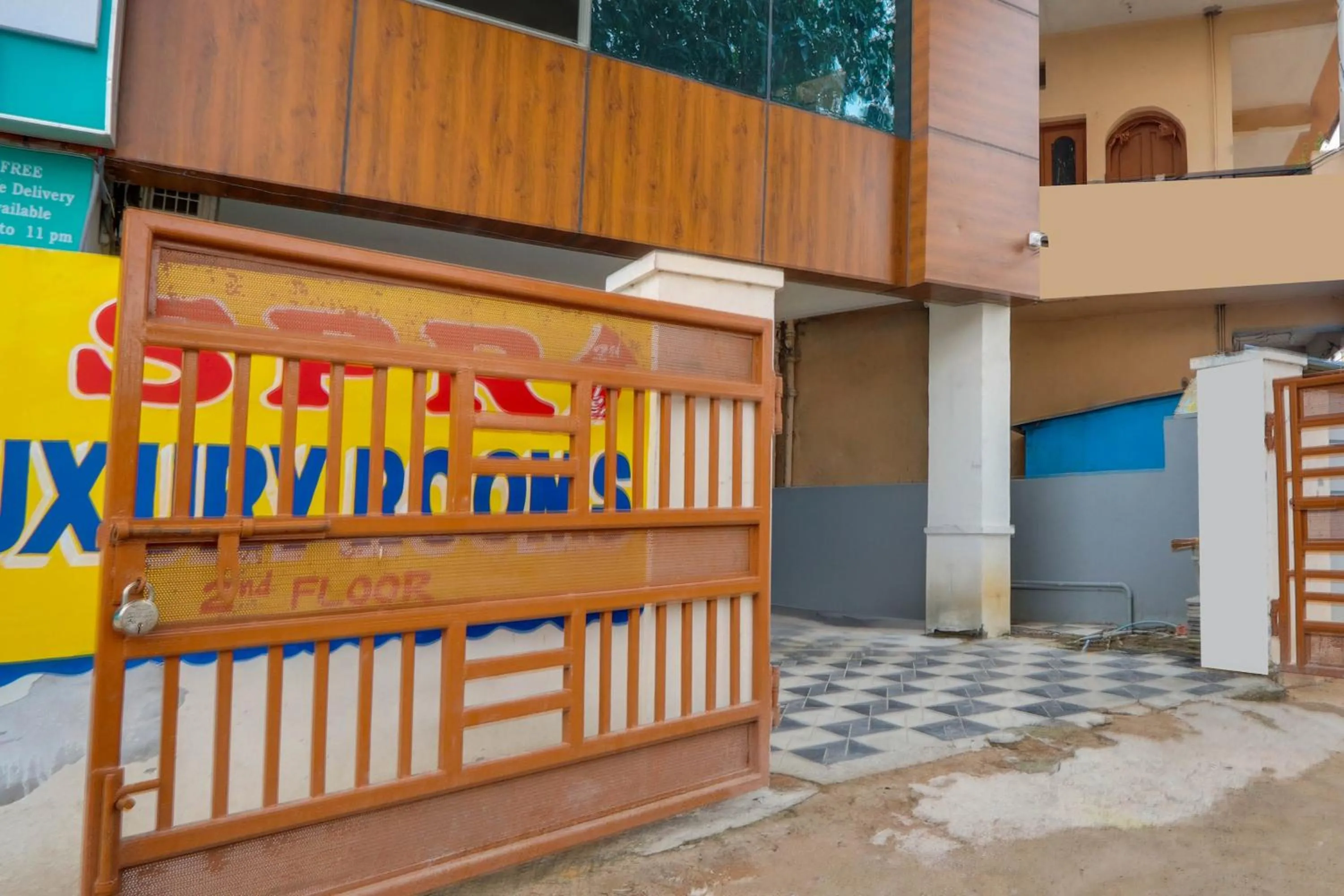 Facade/entrance in Hotel O S P R Luxury Rooms