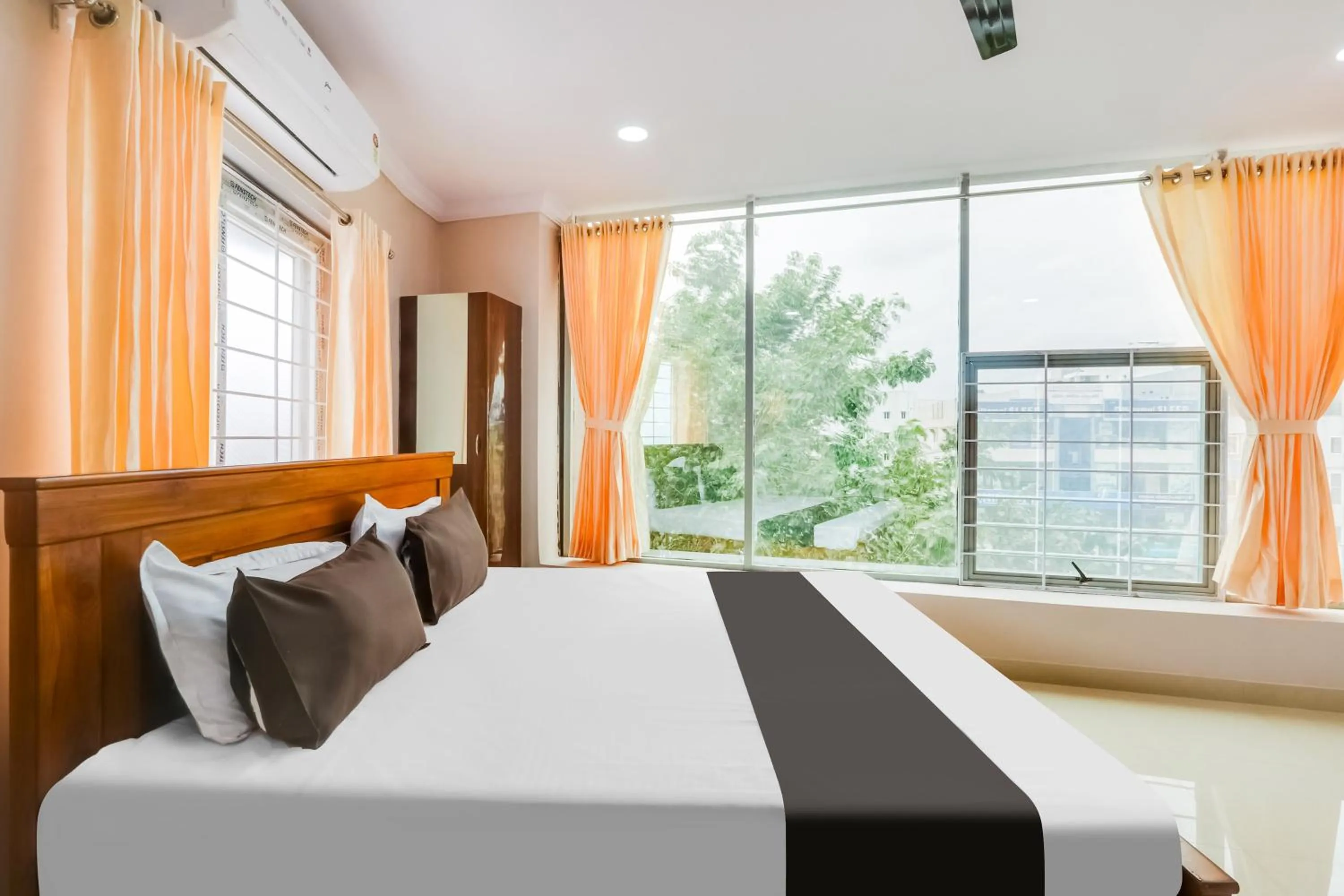 Bedroom in Hotel O S P R Luxury Rooms