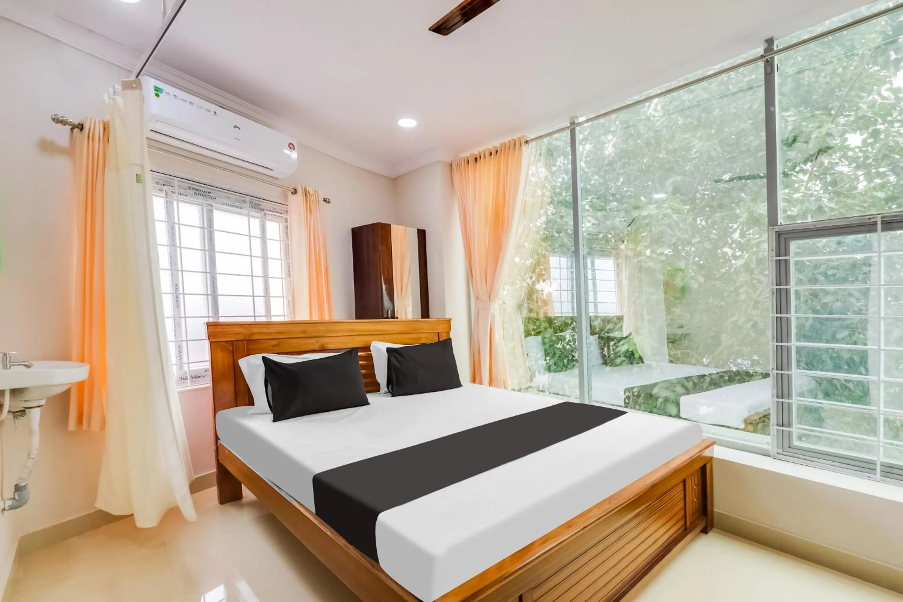 Bedroom in Hotel O S P R Luxury Rooms