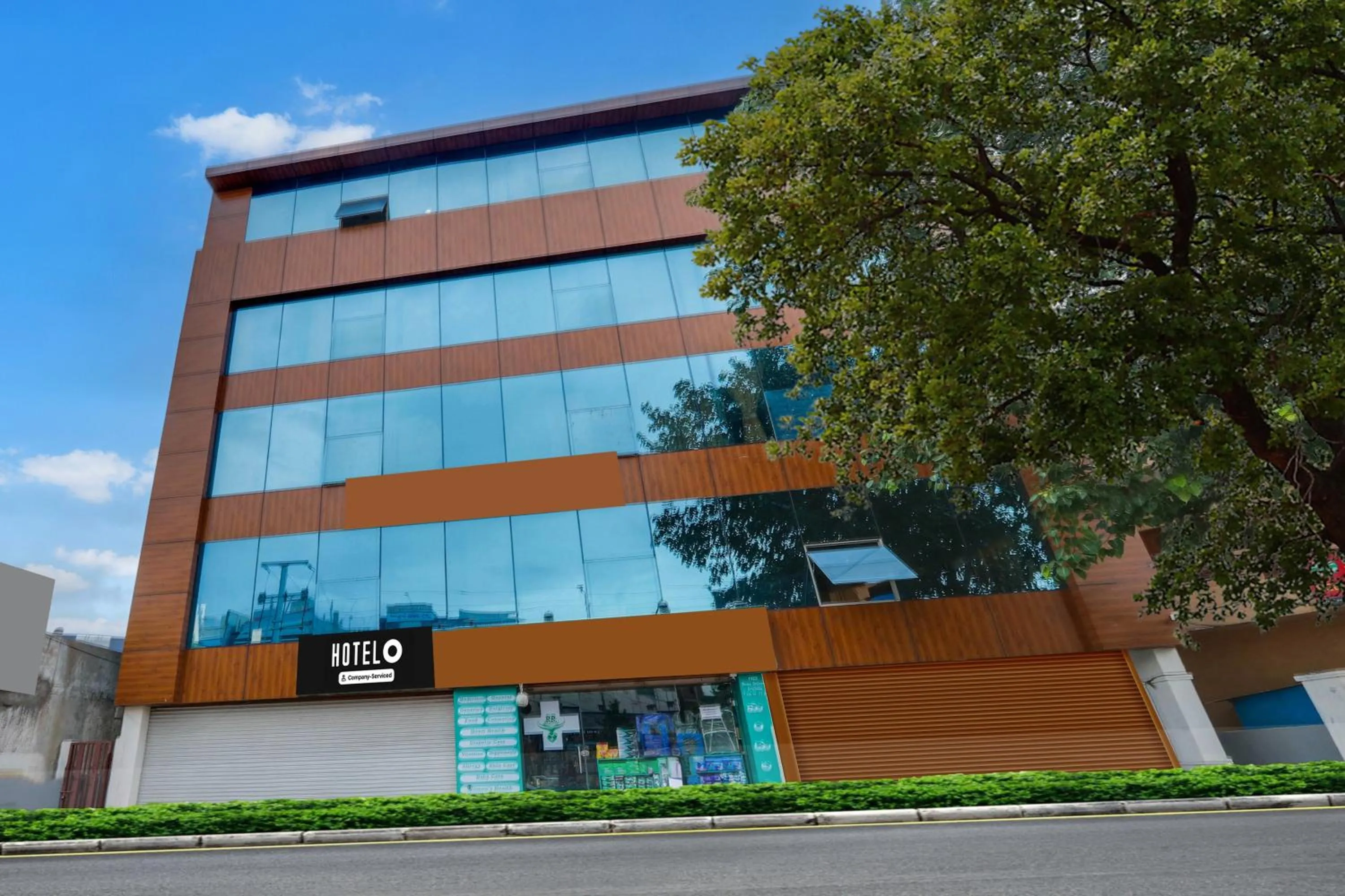 Facade/entrance in Hotel O S P R Luxury Rooms