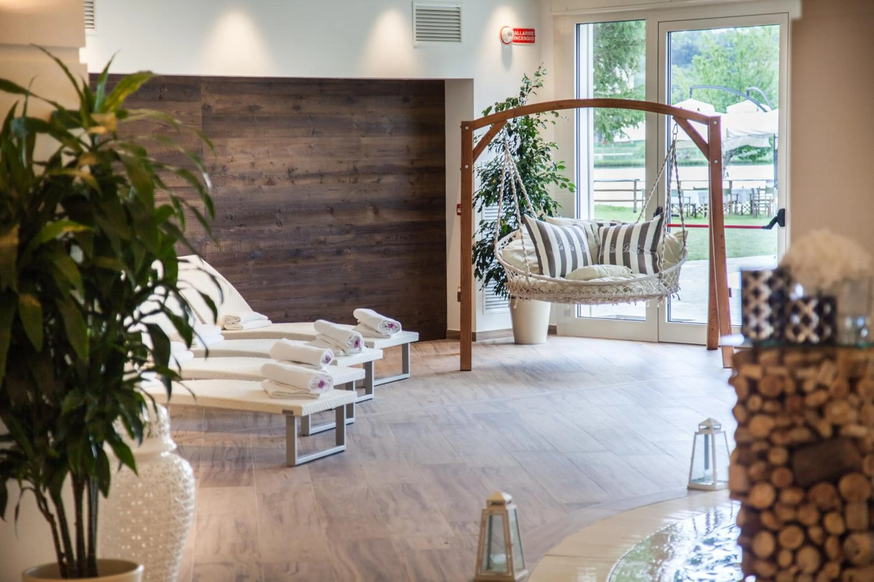 Swimming pool in Hotel Miramonti