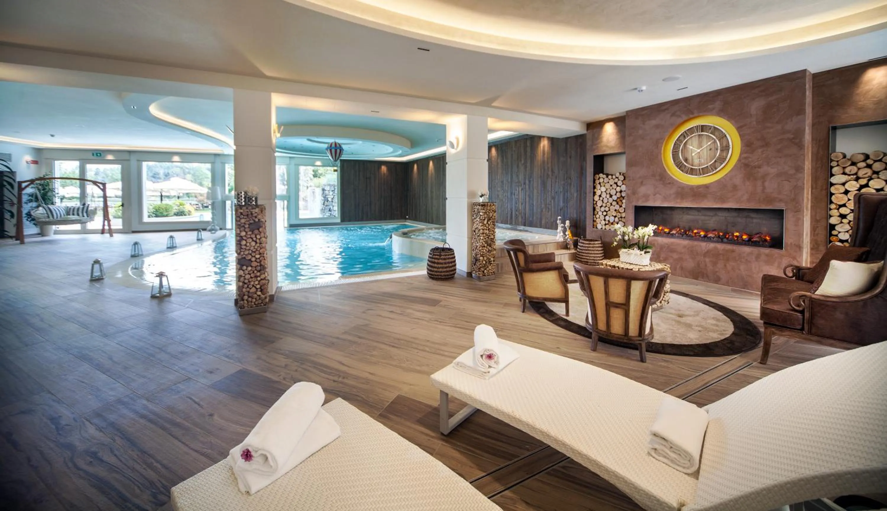 Swimming pool in Hotel Miramonti