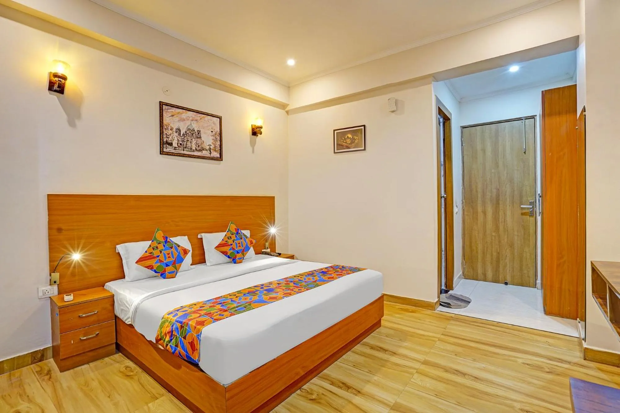 Bed in FabHotel The Viraaj - Gaur City Mall