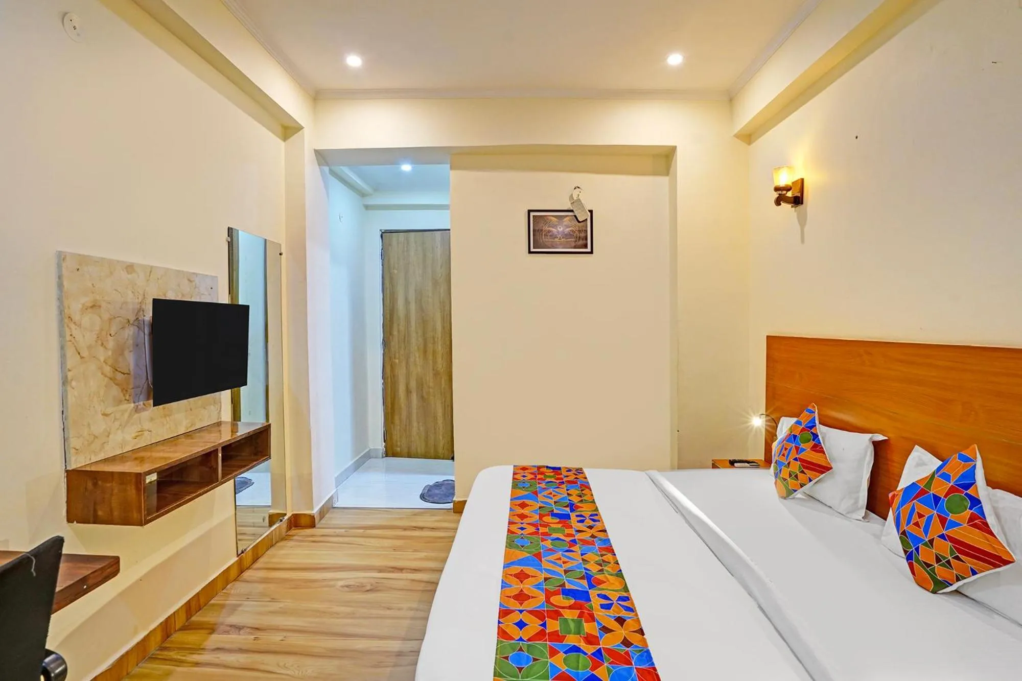 Bed in FabHotel The Viraaj - Gaur City Mall