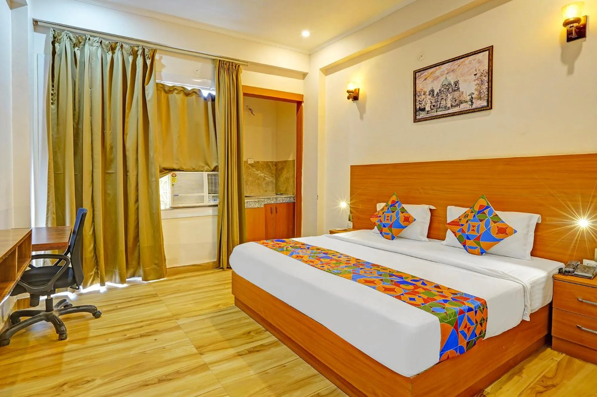 Bed in FabHotel The Viraaj - Gaur City Mall